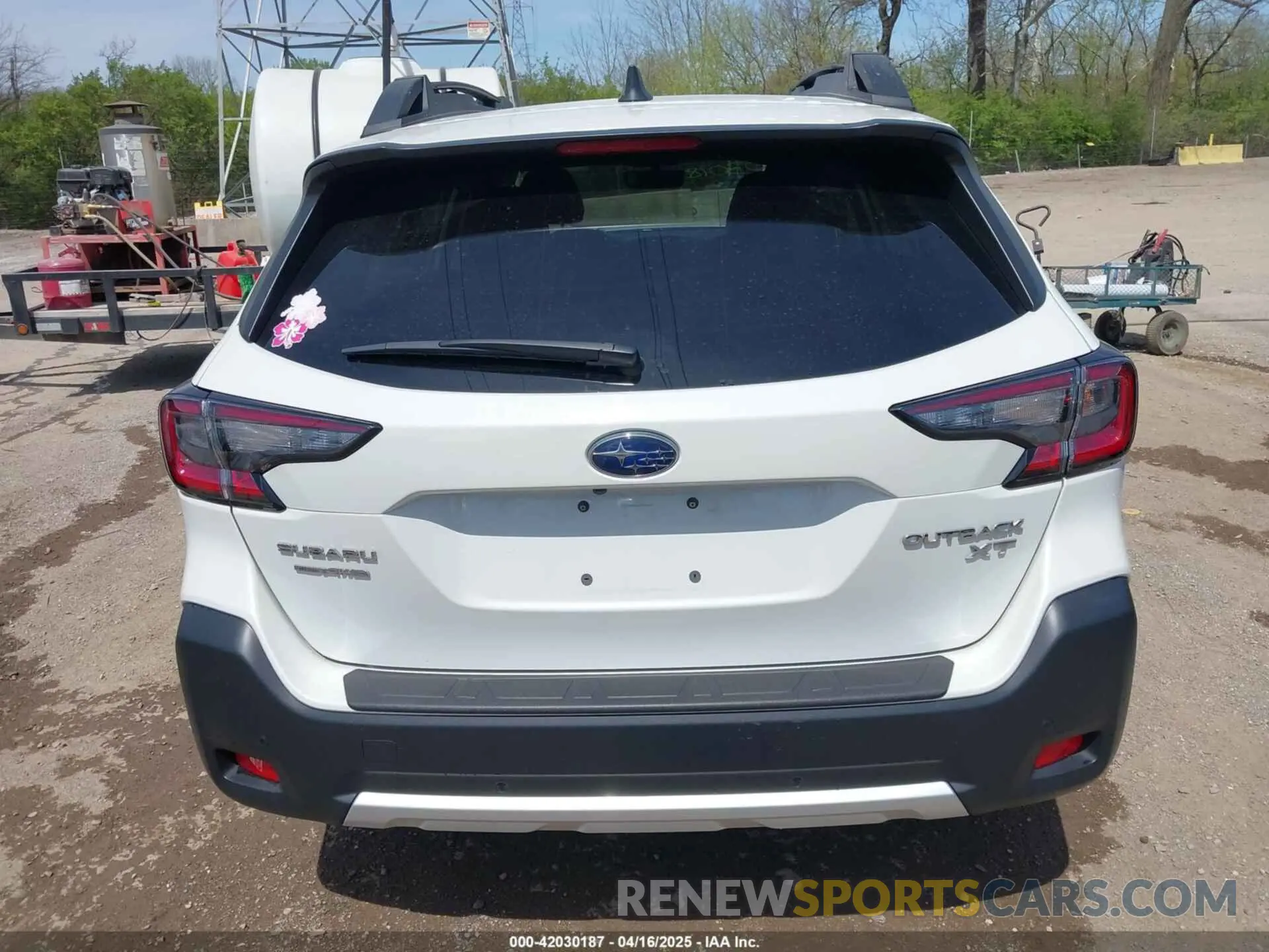 16 Photograph of a damaged car 4S4BTGND4R3184421 SUBARU OUTBACK 2024