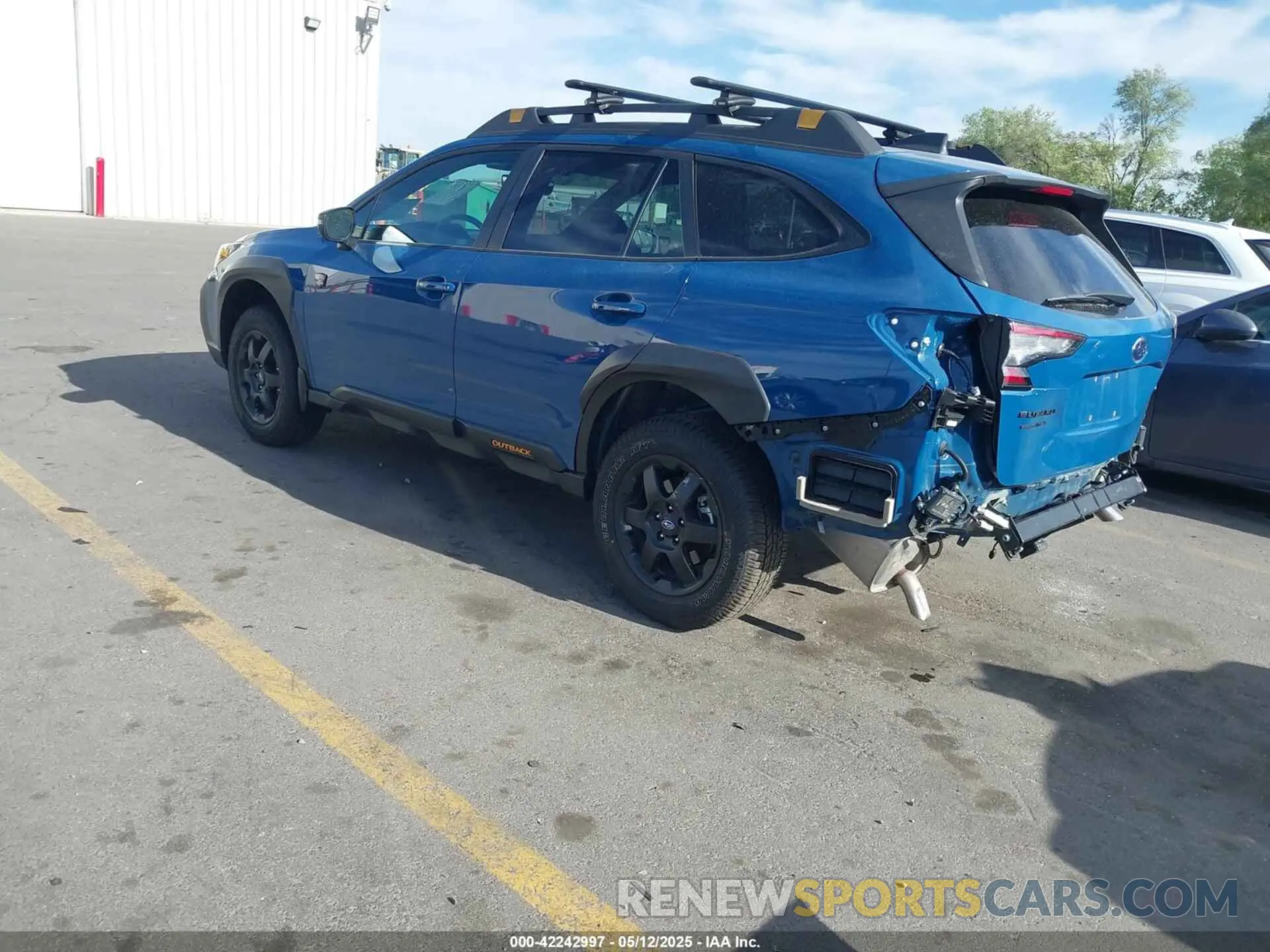 3 Фотография поврежденного автомобиля 4S4BTGUD0S3167493 SUBARU OUTBACK 2025