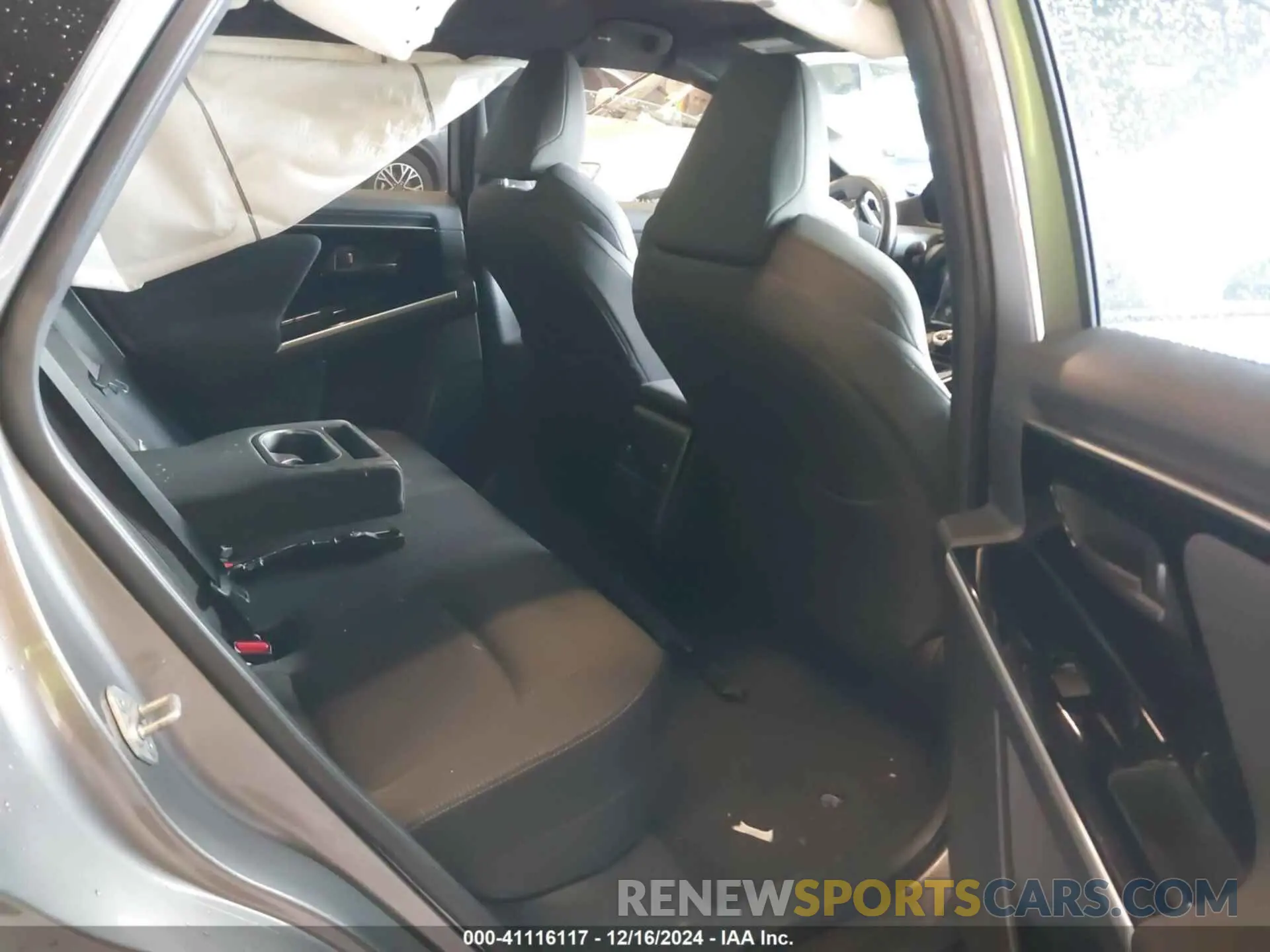 8 Фотография поврежденного автомобиля JTMABABA2PA025982 SUBARU SOLTERRA 2023