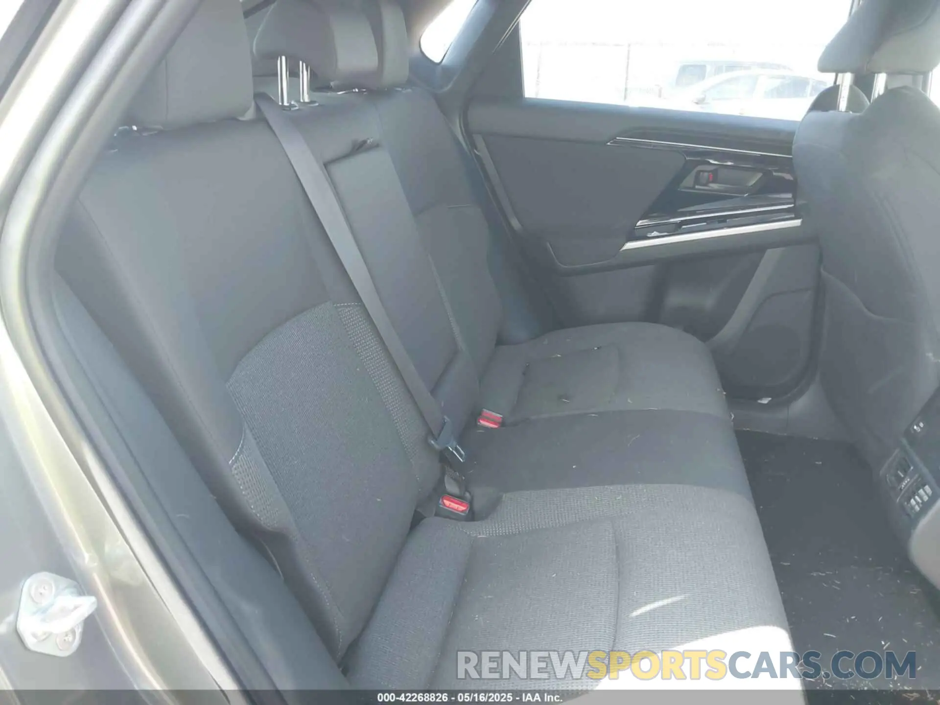 8 Фотография поврежденного автомобиля JTMABABA1RA067157 SUBARU SOLTERRA 2024