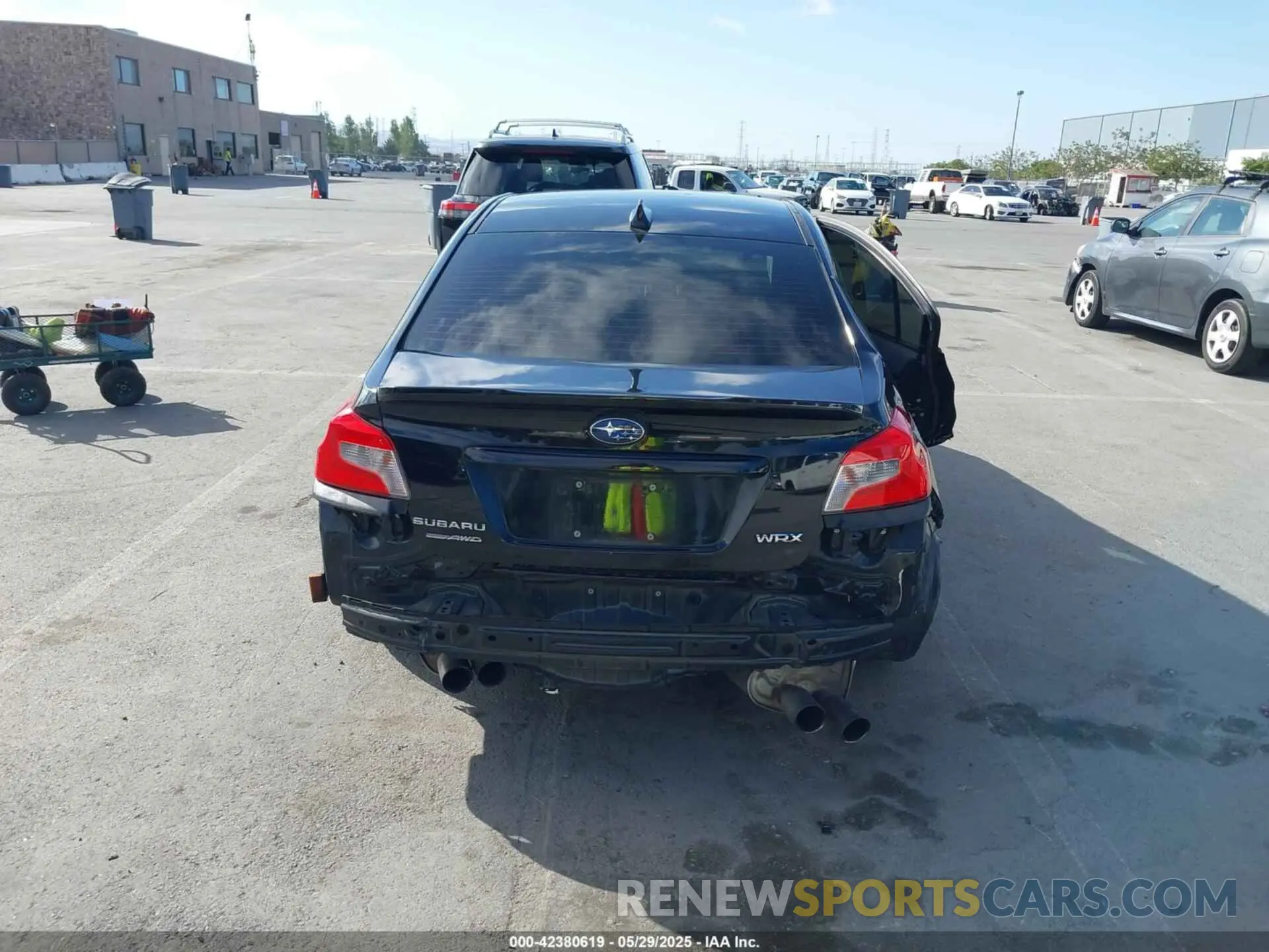 17 Фотография поврежденного автомобиля JF1VA1A65K9815424 SUBARU WRX 2019