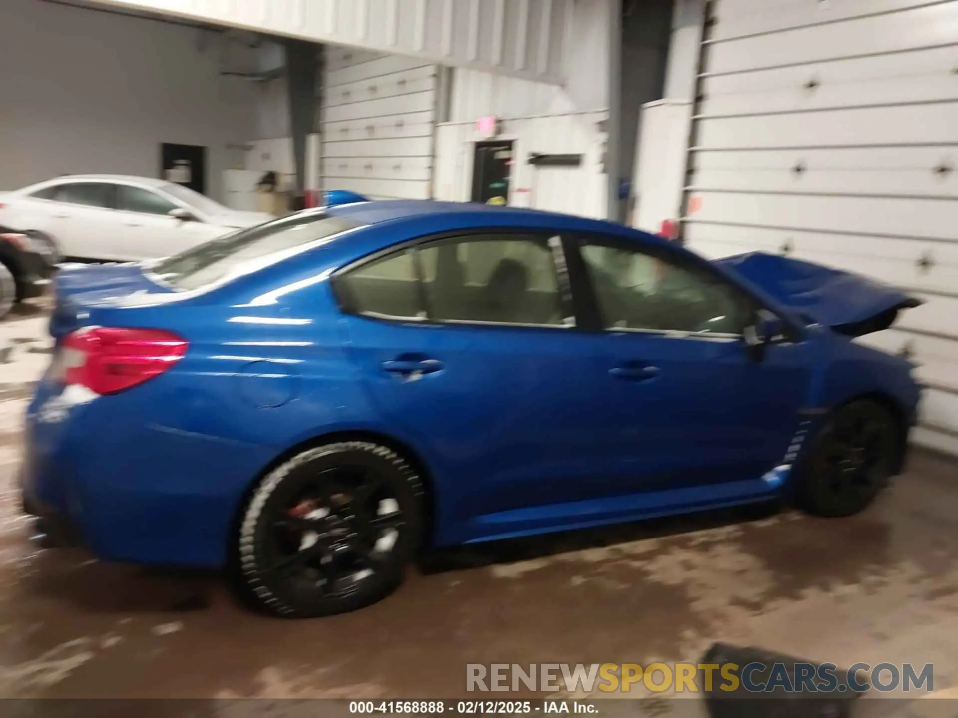 13 Фотография поврежденного автомобиля JF1VA1B62K9815539 SUBARU WRX 2019