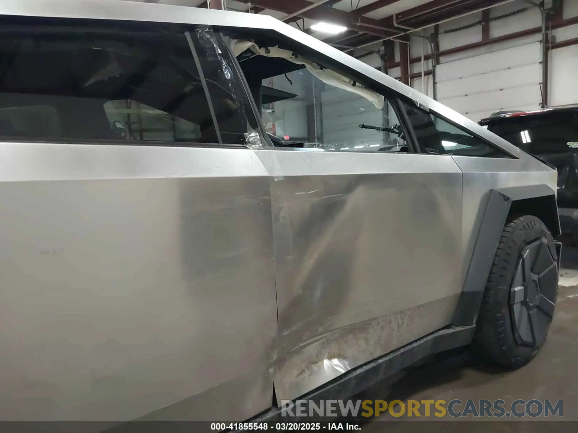 20 Photograph of a damaged car 7G2CEHED0RA009086 TESLA CYBERTRUCK 2024