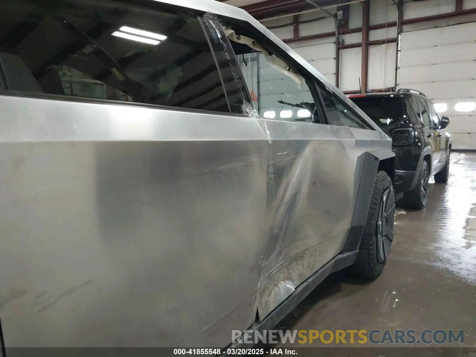 21 Photograph of a damaged car 7G2CEHED0RA009086 TESLA CYBERTRUCK 2024