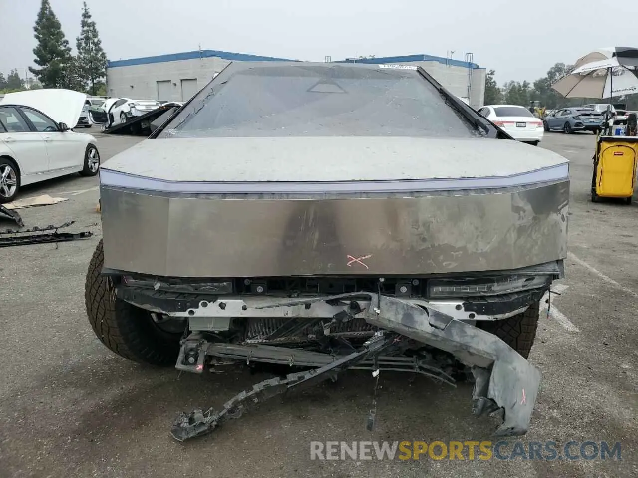 5 Photograph of a damaged car 7G2CEHED0RA017009 TESLA CYBERTRUCK 2024