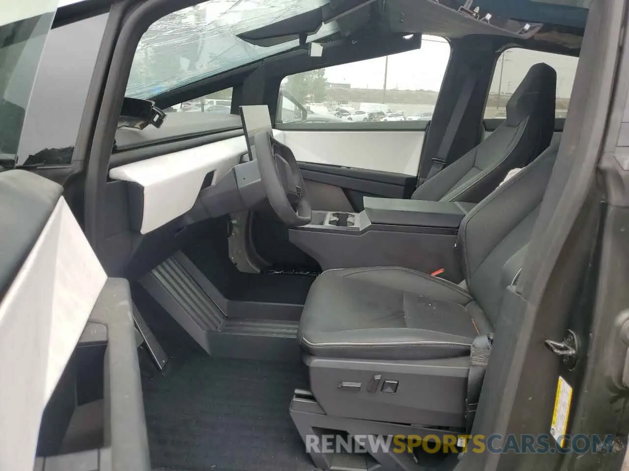7 Photograph of a damaged car 7G2CEHED0RA017009 TESLA CYBERTRUCK 2024