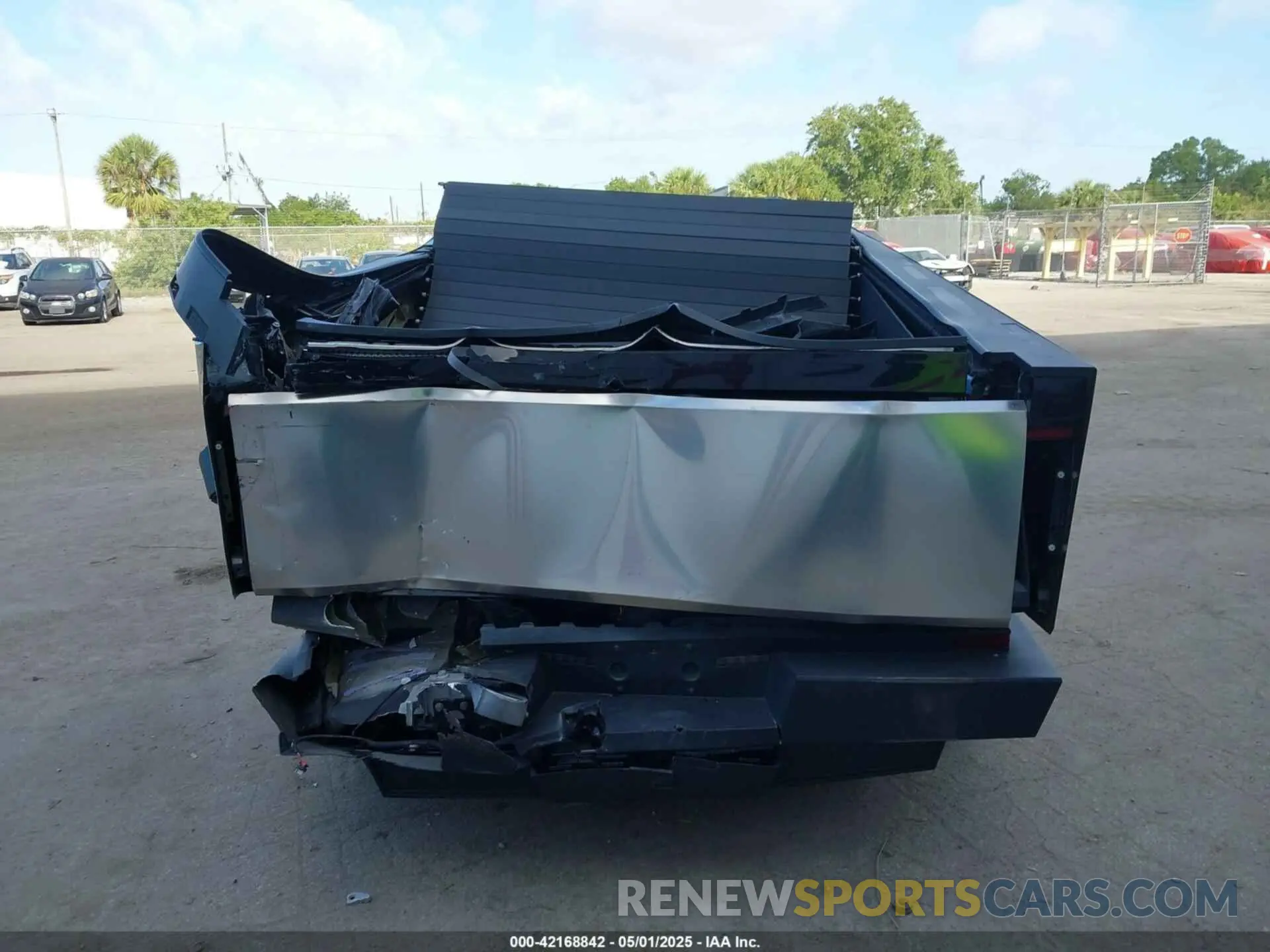 16 Фотография поврежденного автомобиля 7G2CEHED0RA018998 TESLA CYBERTRUCK 2024