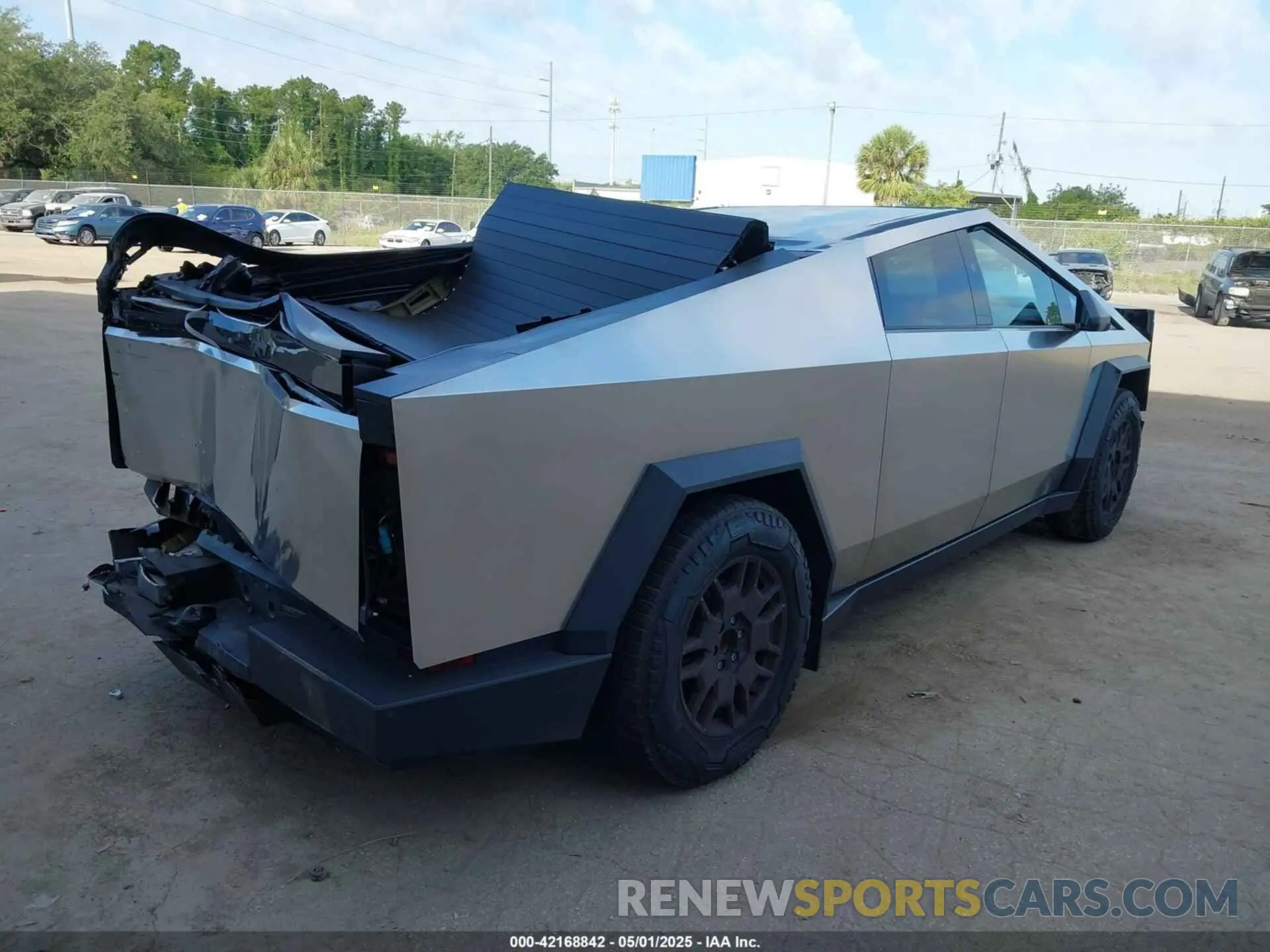 4 Фотография поврежденного автомобиля 7G2CEHED0RA018998 TESLA CYBERTRUCK 2024