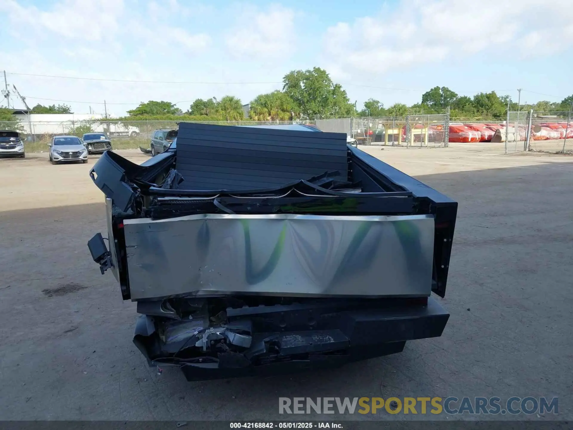 6 Фотография поврежденного автомобиля 7G2CEHED0RA018998 TESLA CYBERTRUCK 2024