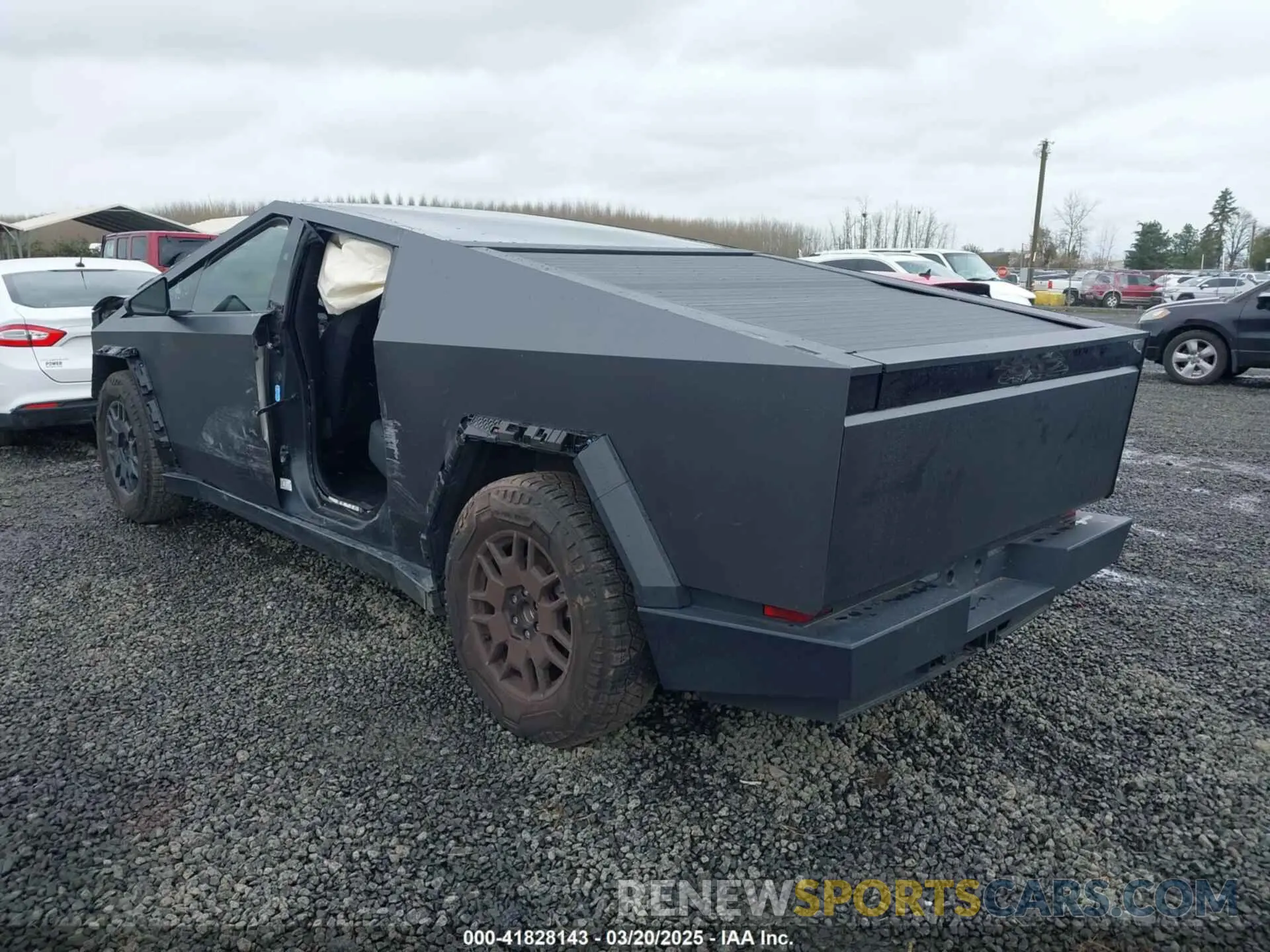 3 Фотография поврежденного автомобиля 7G2CEHED0RA043898 TESLA CYBERTRUCK 2024