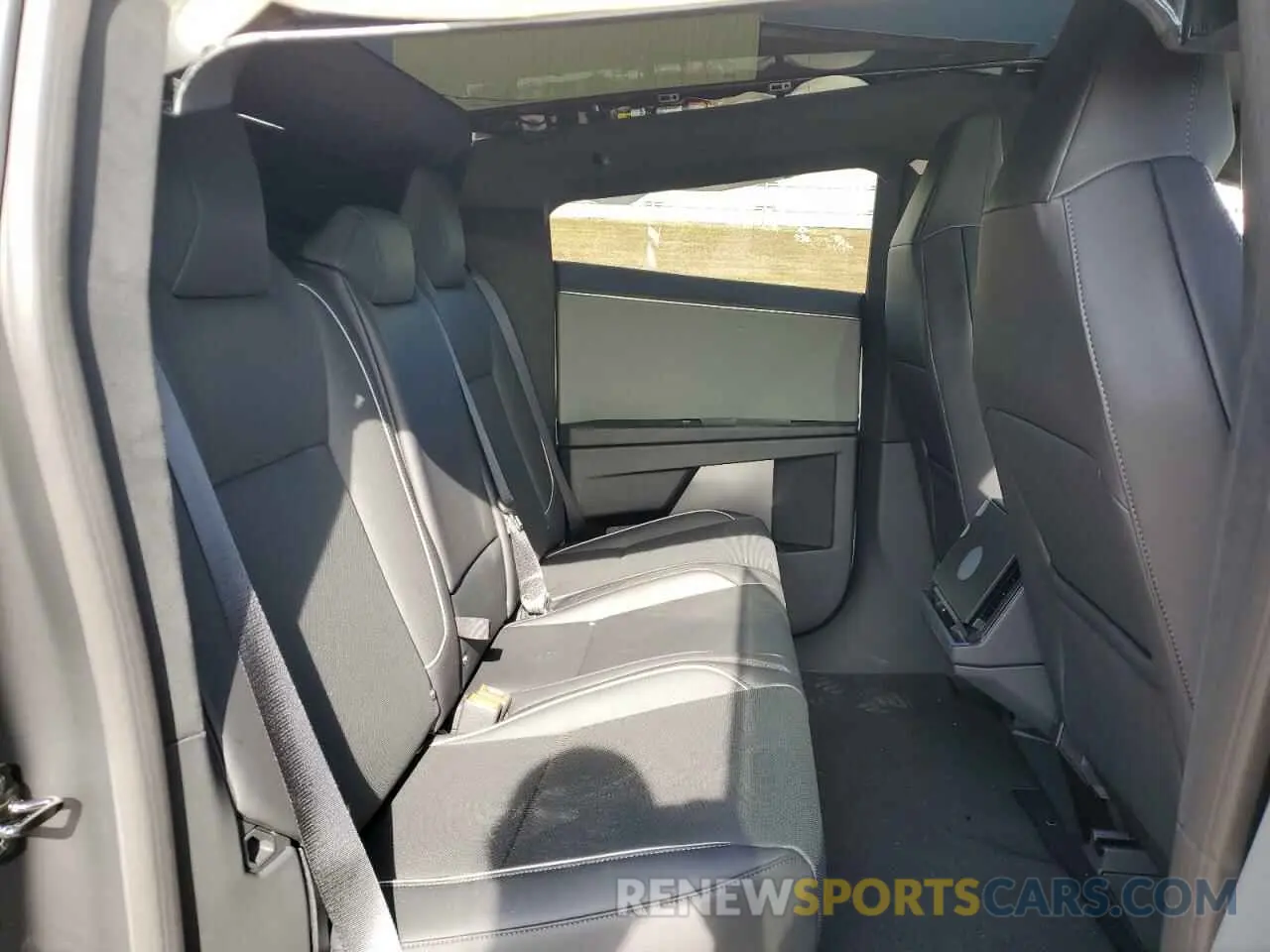 10 Фотография поврежденного автомобиля 7G2CEHED0RA050866 TESLA CYBERTRUCK 2024