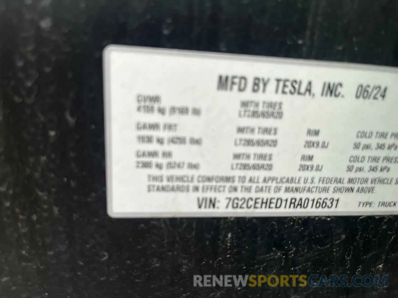 10 Photograph of a damaged car 7G2CEHED1RA016631 TESLA CYBERTRUCK 2024