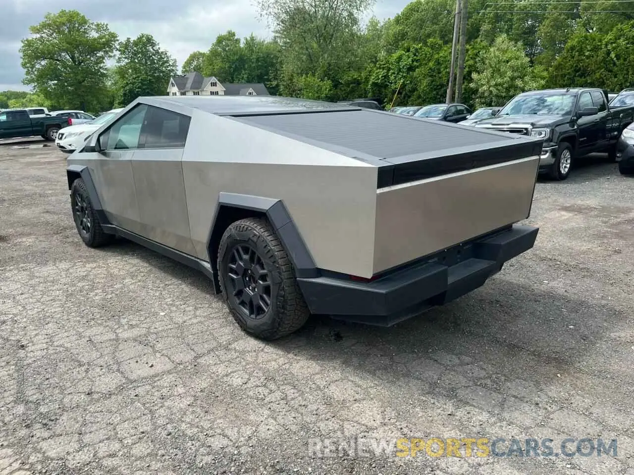 2 Photograph of a damaged car 7G2CEHED1RA016631 TESLA CYBERTRUCK 2024