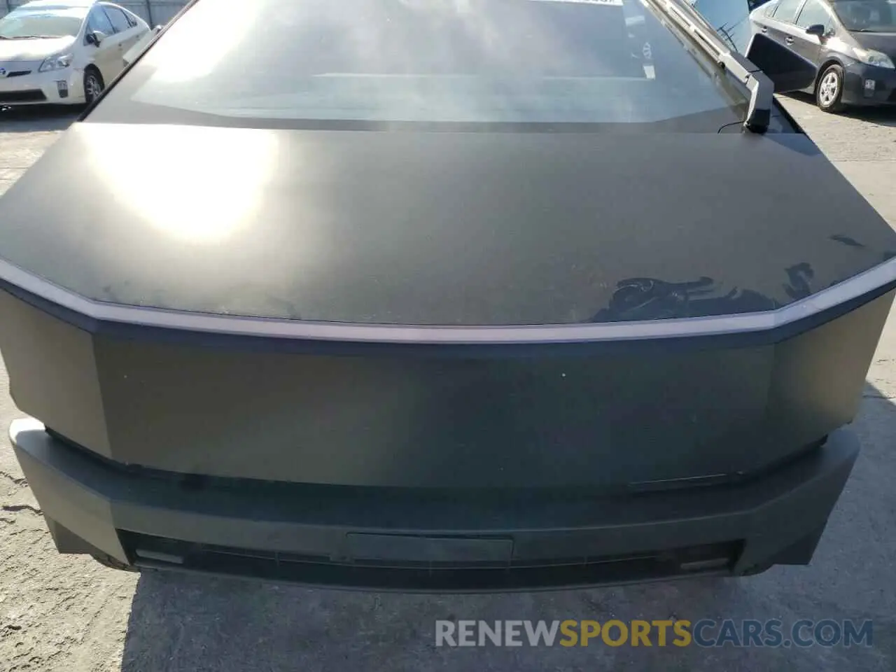 13 Photograph of a damaged car 7G2CEHED1RA050360 TESLA CYBERTRUCK 2024