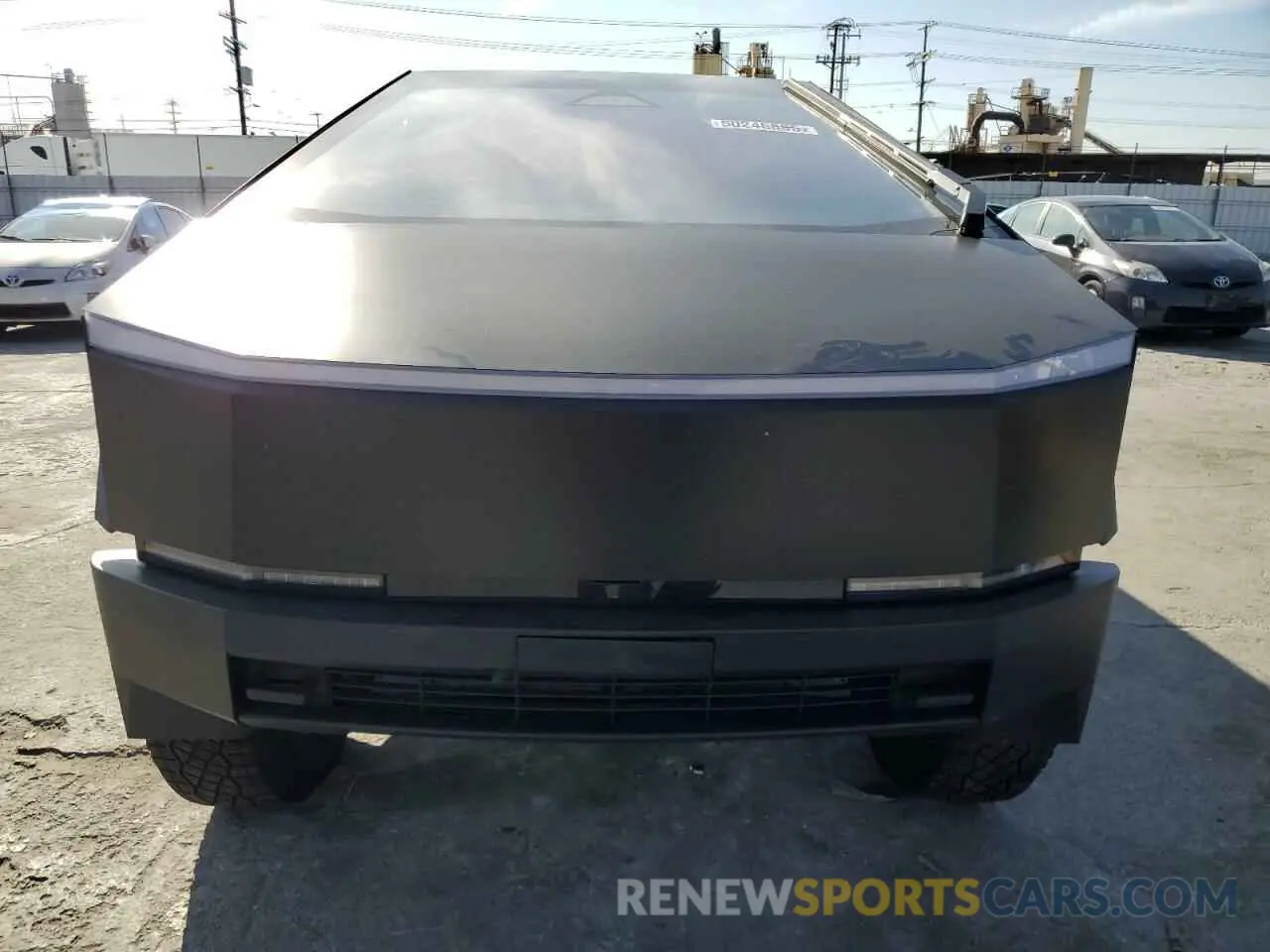 5 Photograph of a damaged car 7G2CEHED1RA050360 TESLA CYBERTRUCK 2024