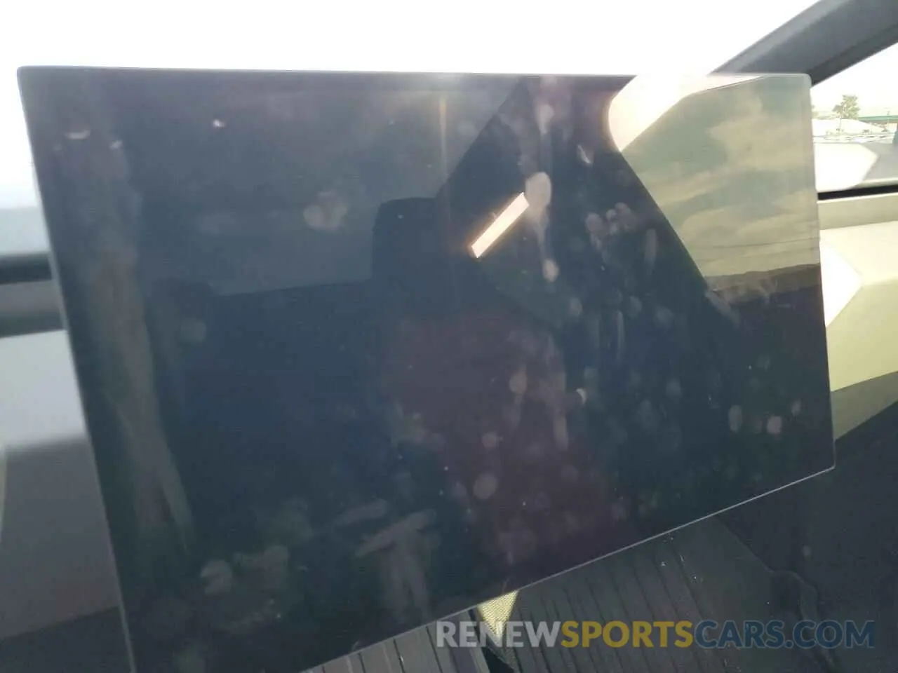9 Photograph of a damaged car 7G2CEHED1RA050360 TESLA CYBERTRUCK 2024