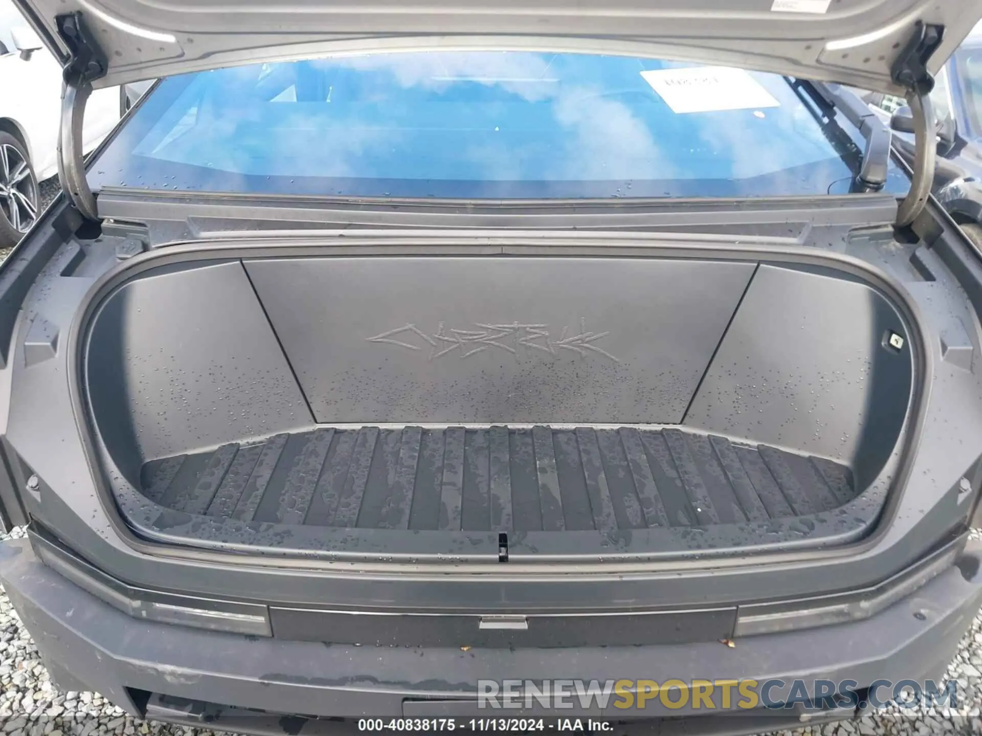 10 Photograph of a damaged car 7G2CEHED2RA019151 TESLA CYBERTRUCK 2024