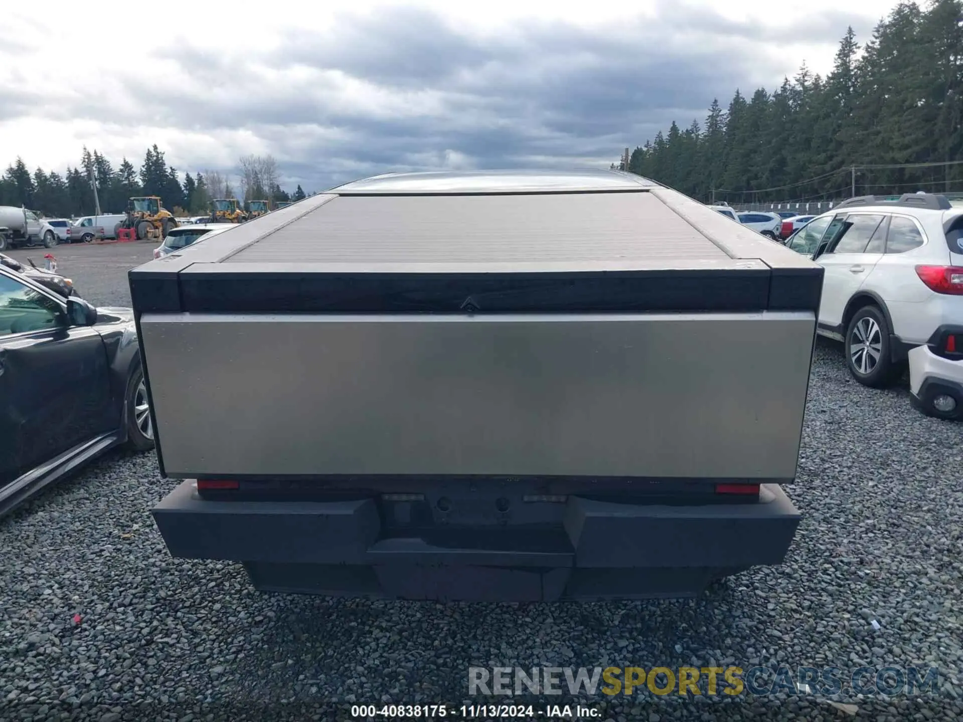 16 Photograph of a damaged car 7G2CEHED2RA019151 TESLA CYBERTRUCK 2024