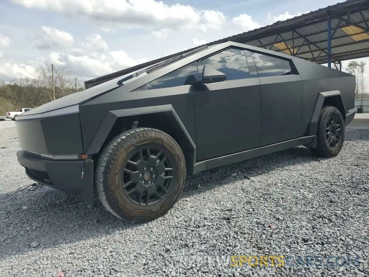 1 Photograph of a damaged car 7G2CEHED4RA015912 TESLA CYBERTRUCK 2024