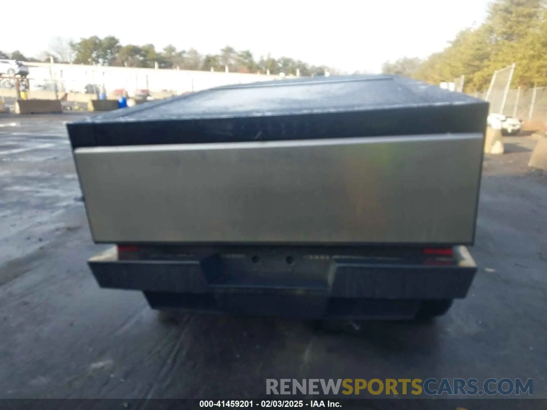15 Photograph of a damaged car 7G2CEHED4RA040048 TESLA CYBERTRUCK 2024