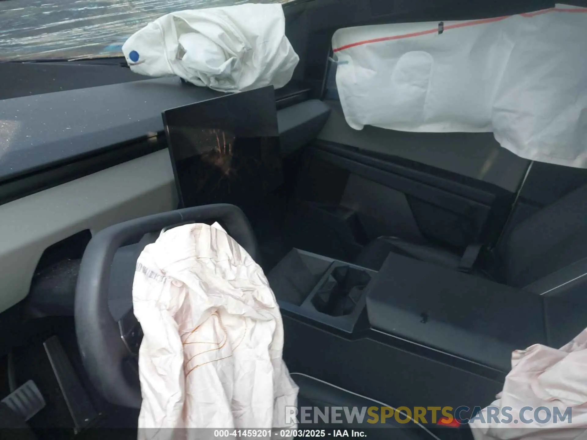 5 Photograph of a damaged car 7G2CEHED4RA040048 TESLA CYBERTRUCK 2024