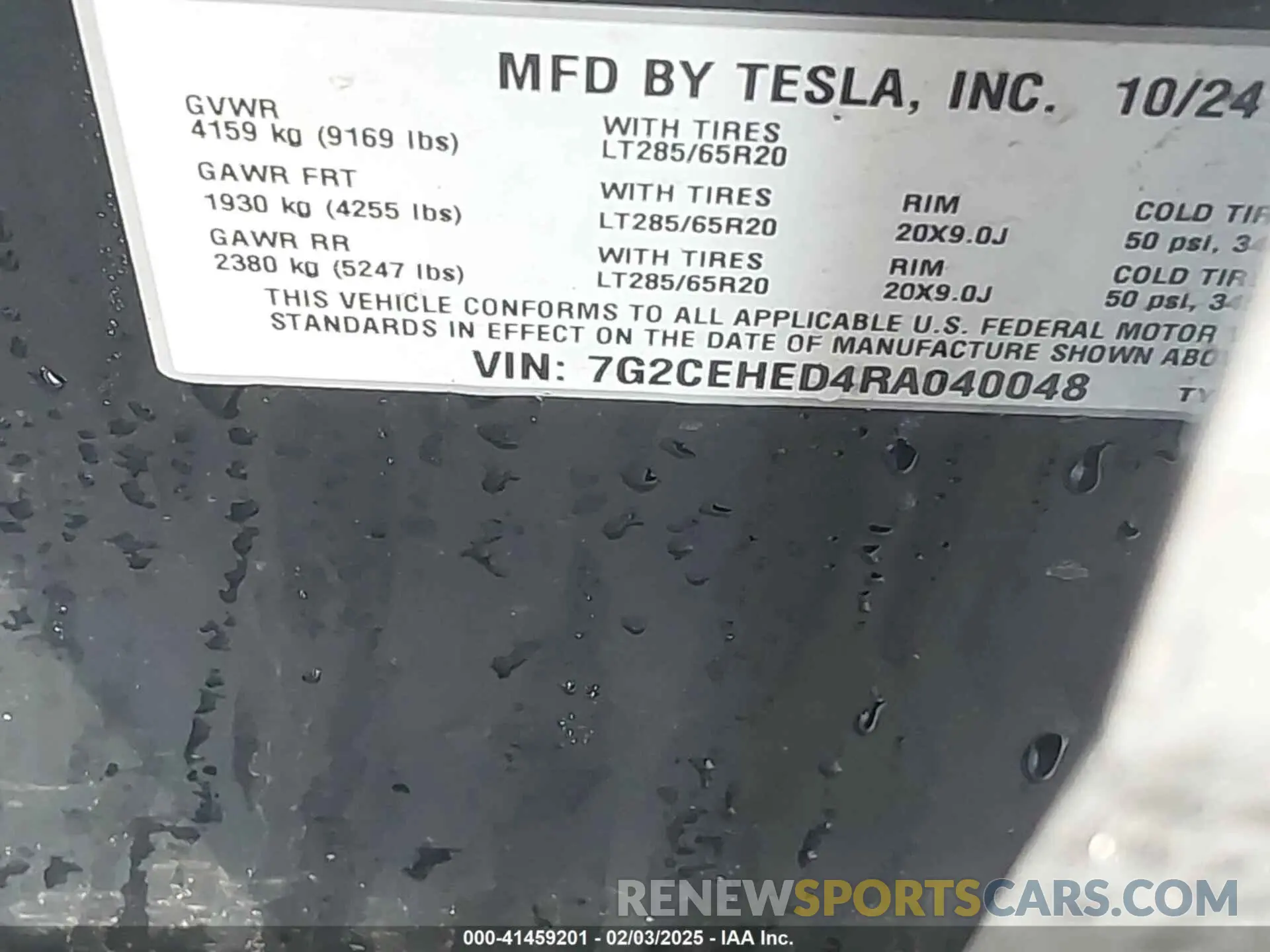 9 Photograph of a damaged car 7G2CEHED4RA040048 TESLA CYBERTRUCK 2024