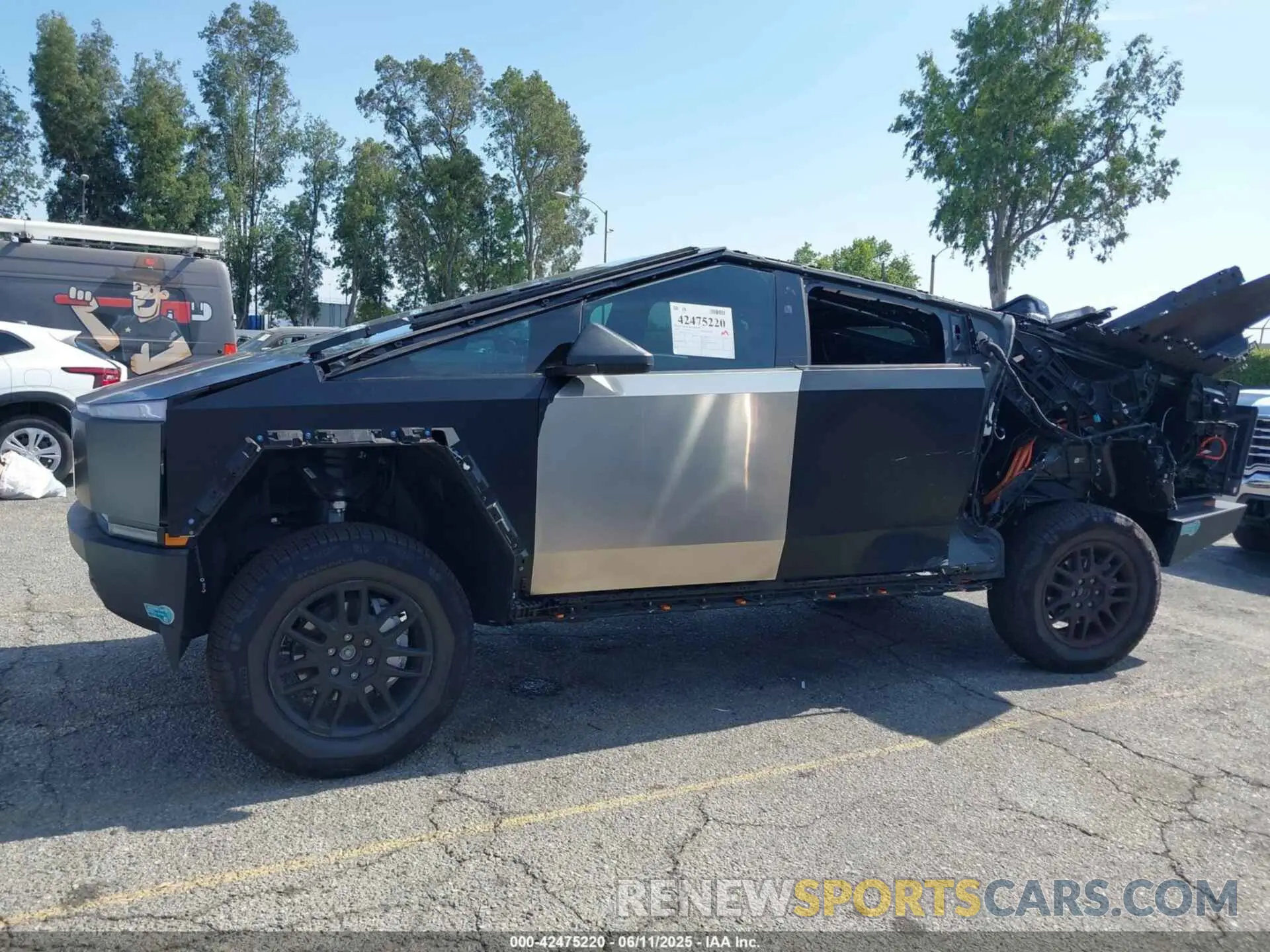 14 Фотография поврежденного автомобиля 7G2CEHED5RA053441 TESLA CYBERTRUCK 2024