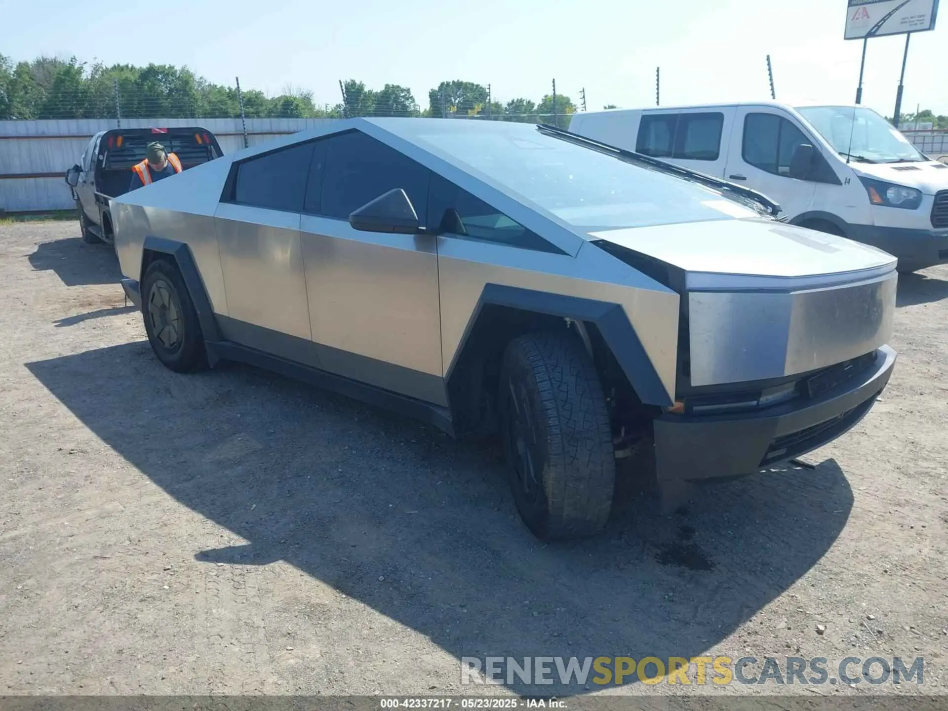 1 Photograph of a damaged car 7G2CEHED5RA053763 TESLA CYBERTRUCK 2024