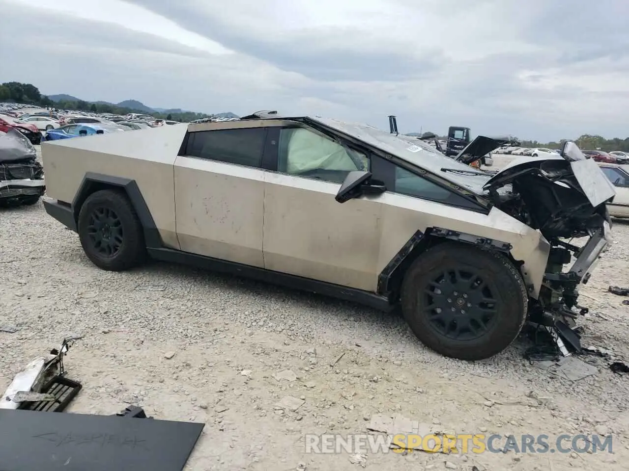 4 Photograph of a damaged car 7G2CEHED6RA008072 TESLA CYBERTRUCK 2024