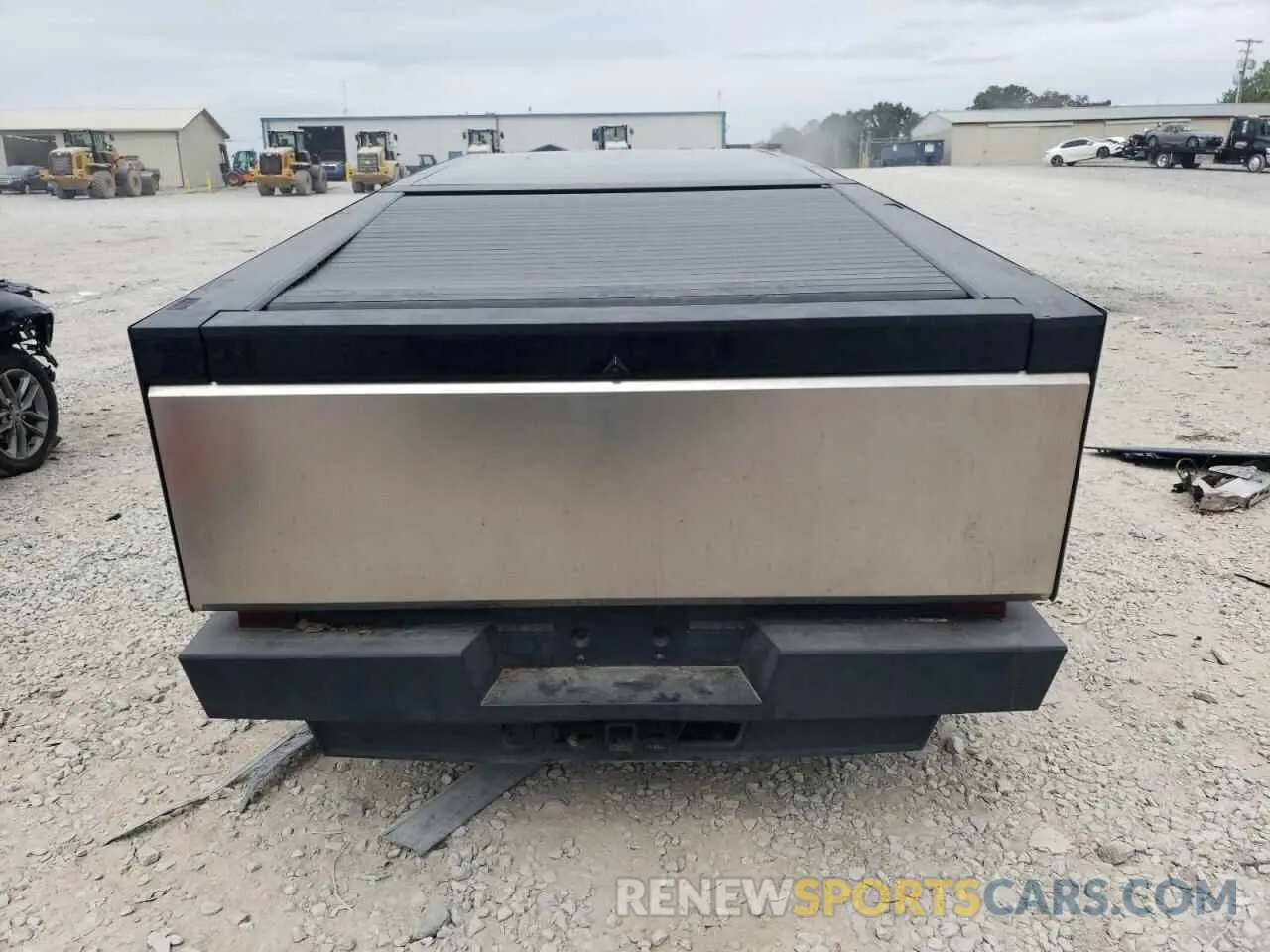 6 Photograph of a damaged car 7G2CEHED6RA008072 TESLA CYBERTRUCK 2024