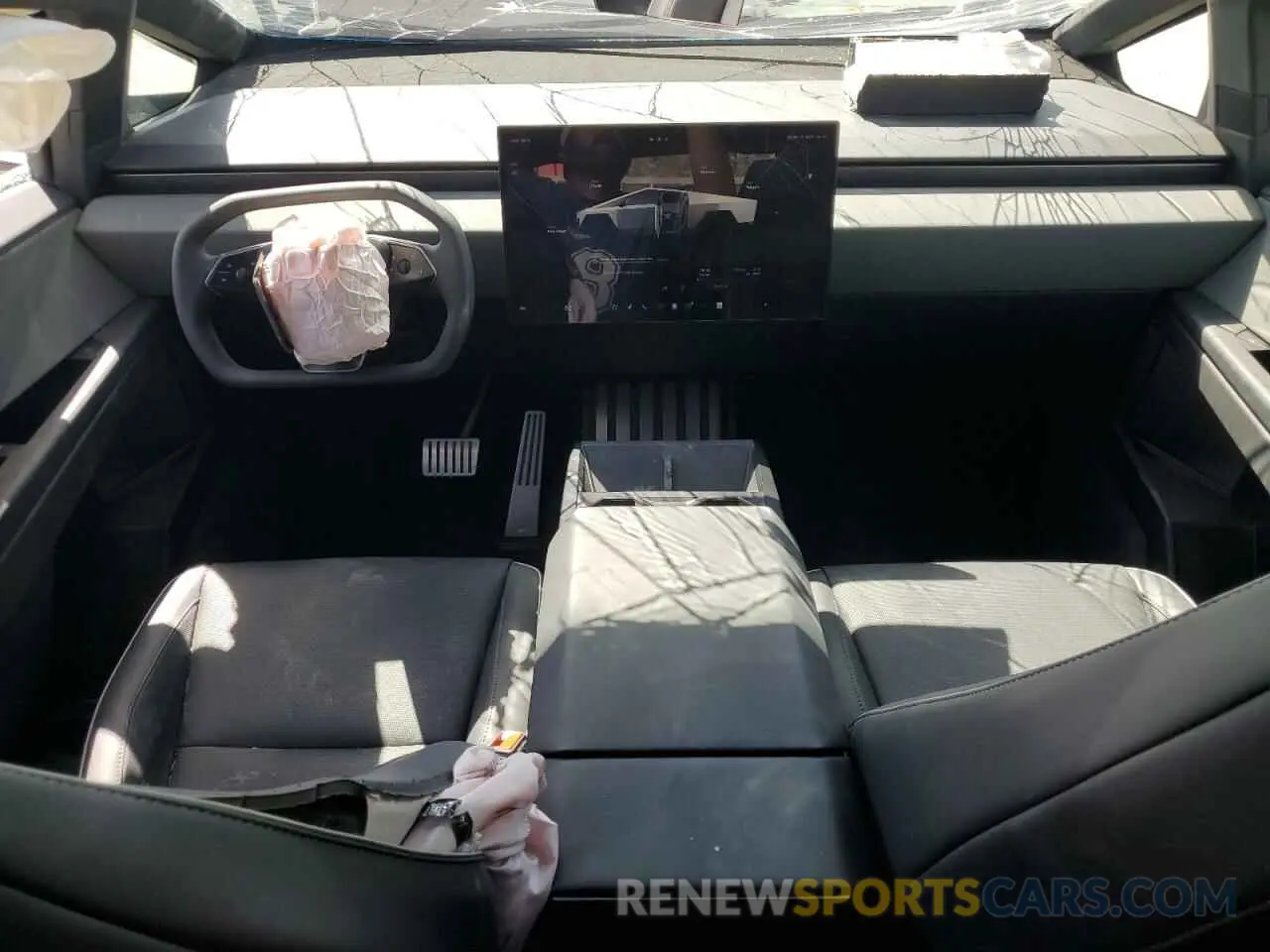 8 Фотография поврежденного автомобиля 7G2CEHED6RA037345 TESLA CYBERTRUCK 2024
