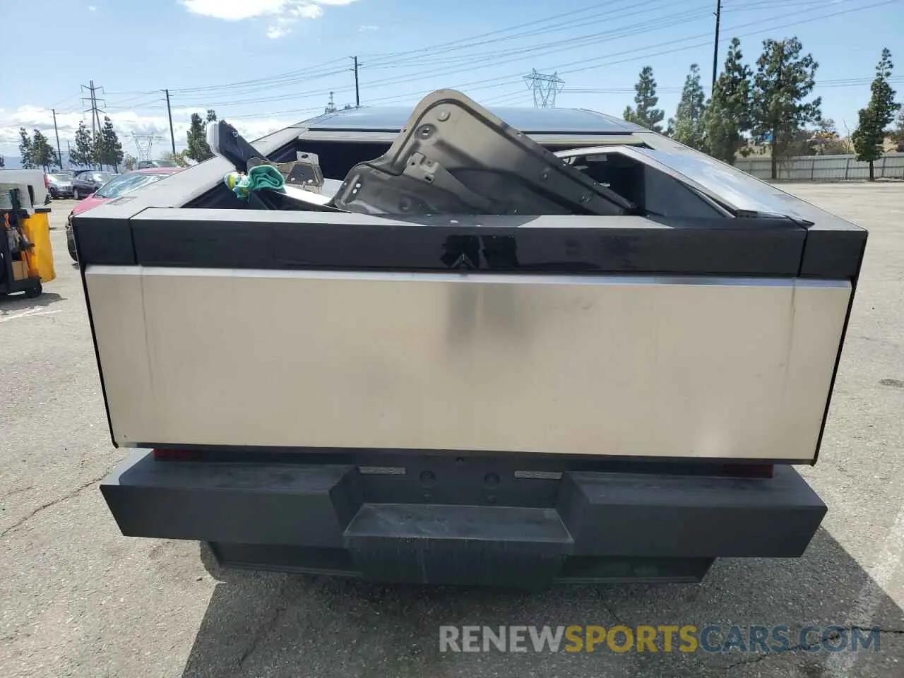 6 Photograph of a damaged car 7G2CEHED7RA035023 TESLA CYBERTRUCK 2024