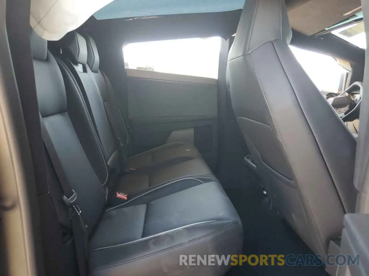 10 Фотография поврежденного автомобиля 7G2CEHEE0RA030822 TESLA CYBERTRUCK 2024
