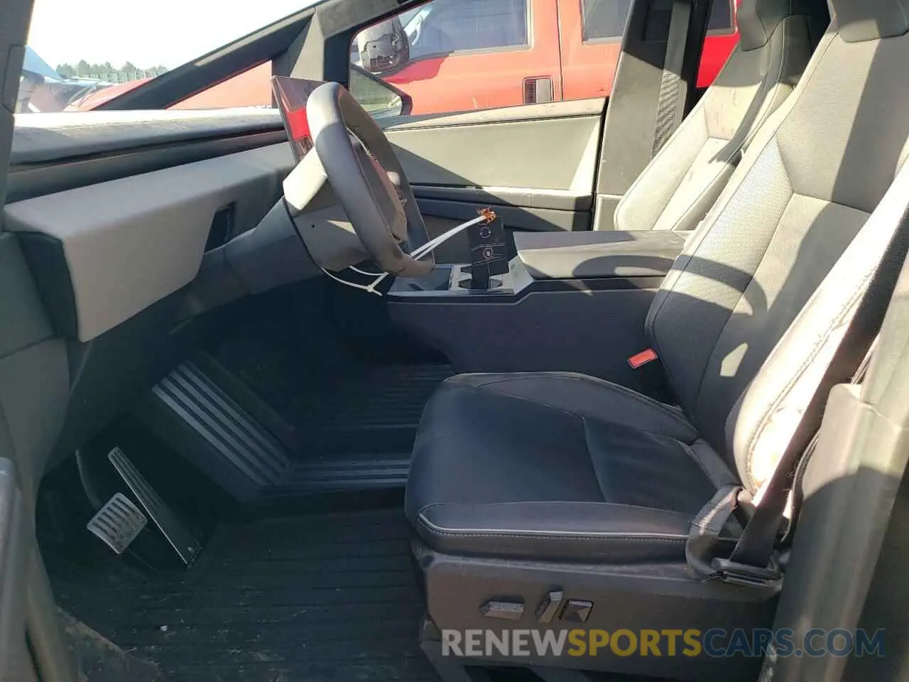 7 Фотография поврежденного автомобиля 7G2CEHEE3RA032211 TESLA CYBERTRUCK 2024