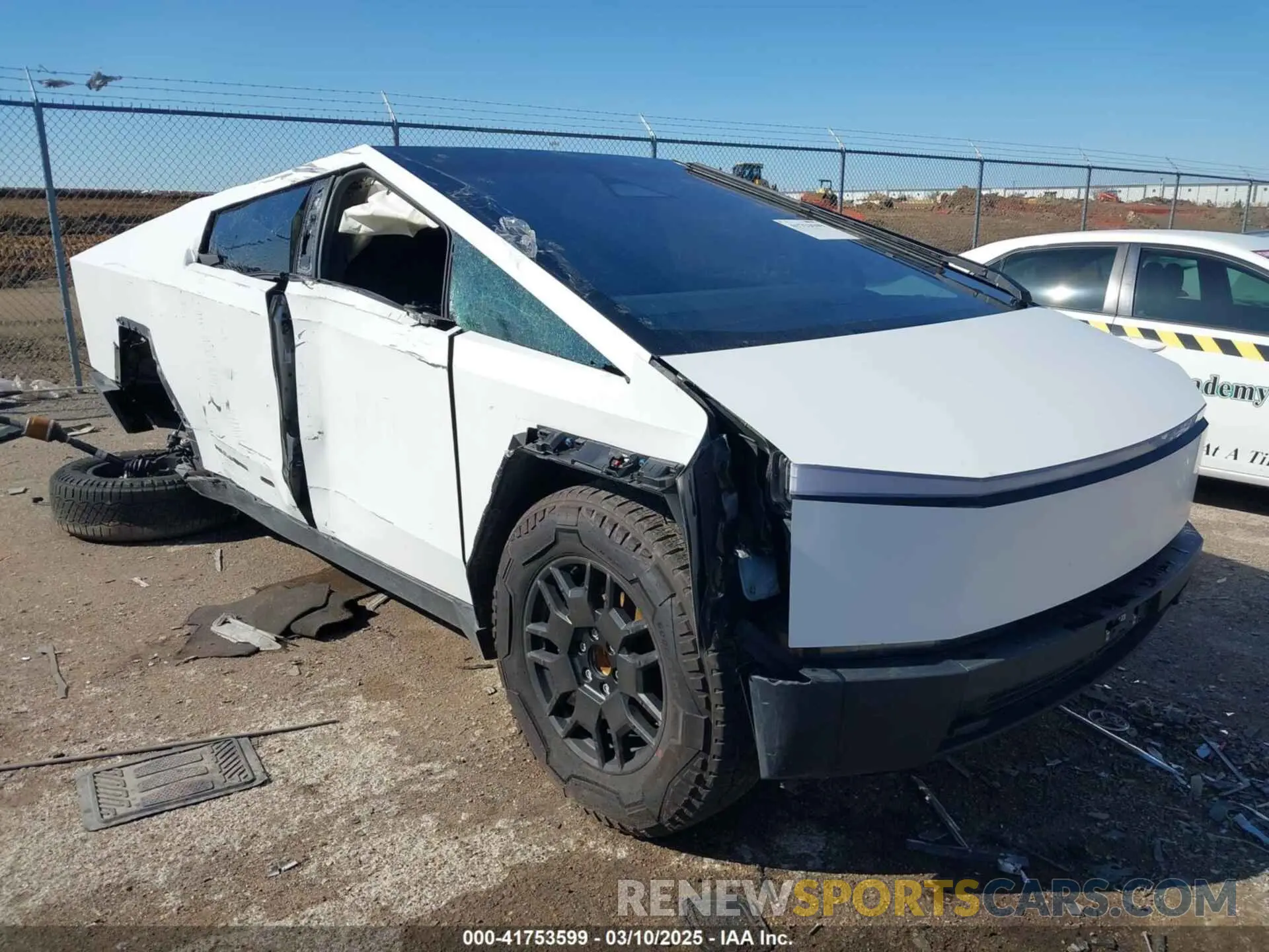1 Photograph of a damaged car 7G2CEHEE3RA040518 TESLA CYBERTRUCK 2024