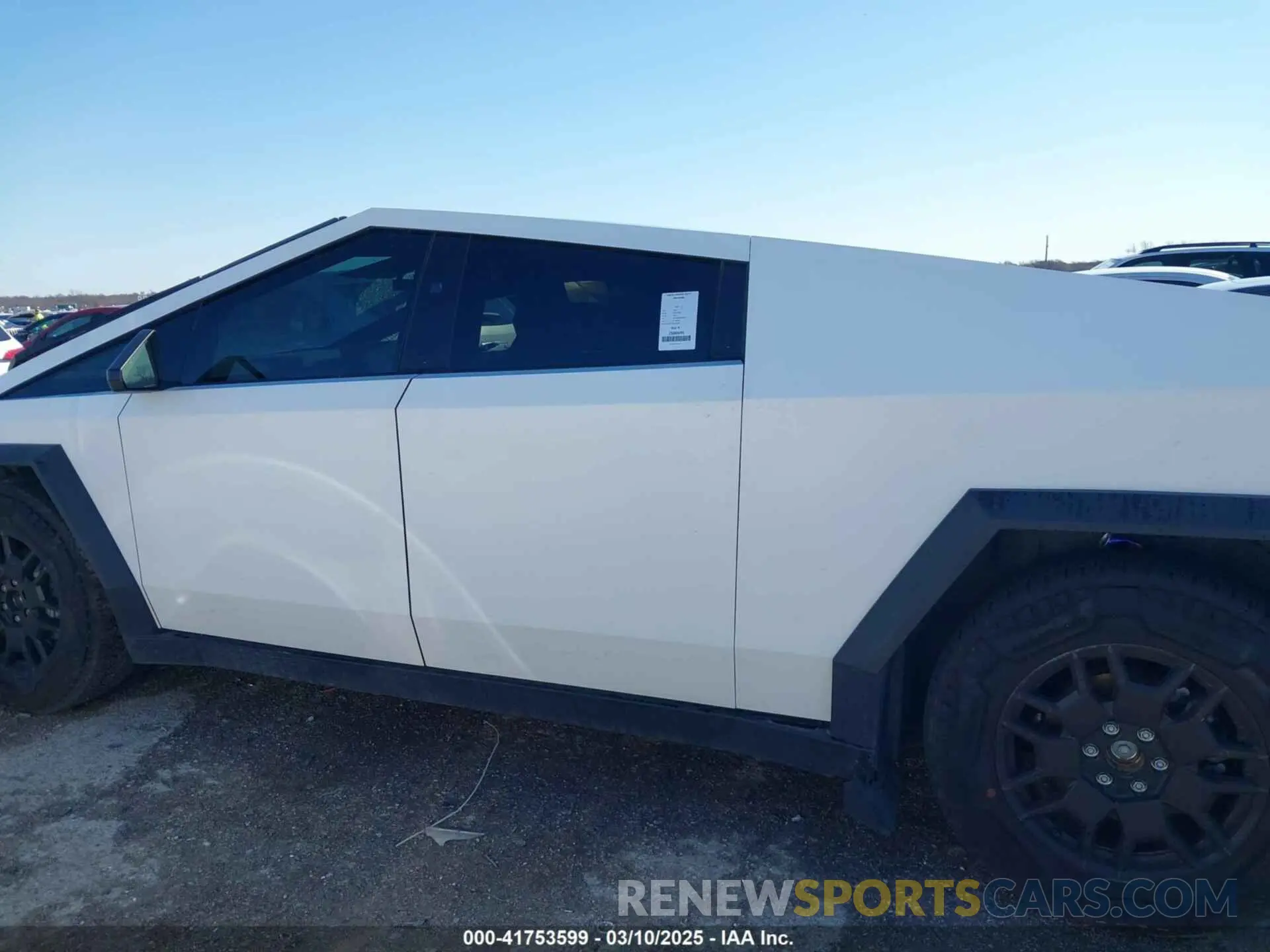 13 Photograph of a damaged car 7G2CEHEE3RA040518 TESLA CYBERTRUCK 2024