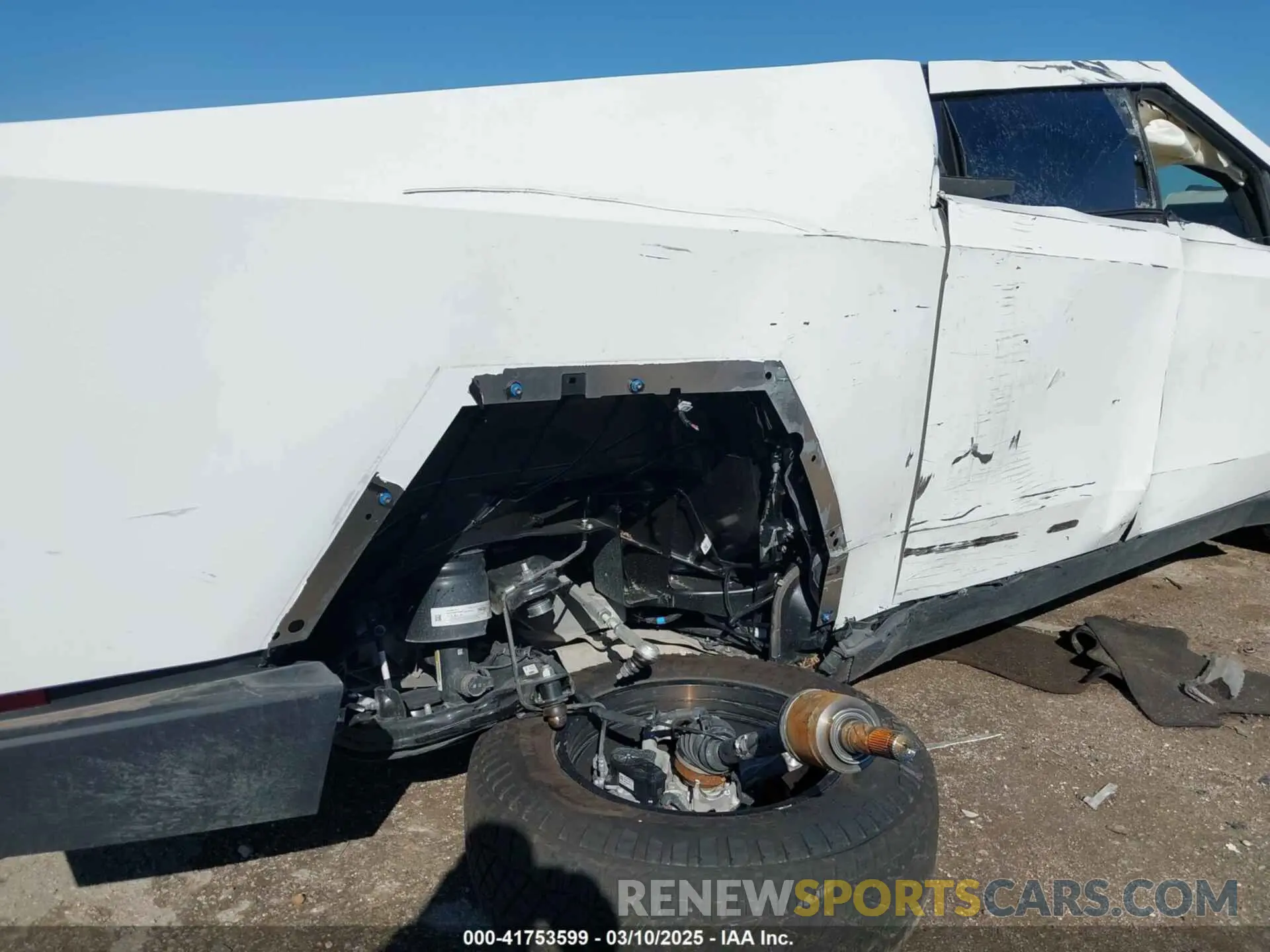 19 Photograph of a damaged car 7G2CEHEE3RA040518 TESLA CYBERTRUCK 2024