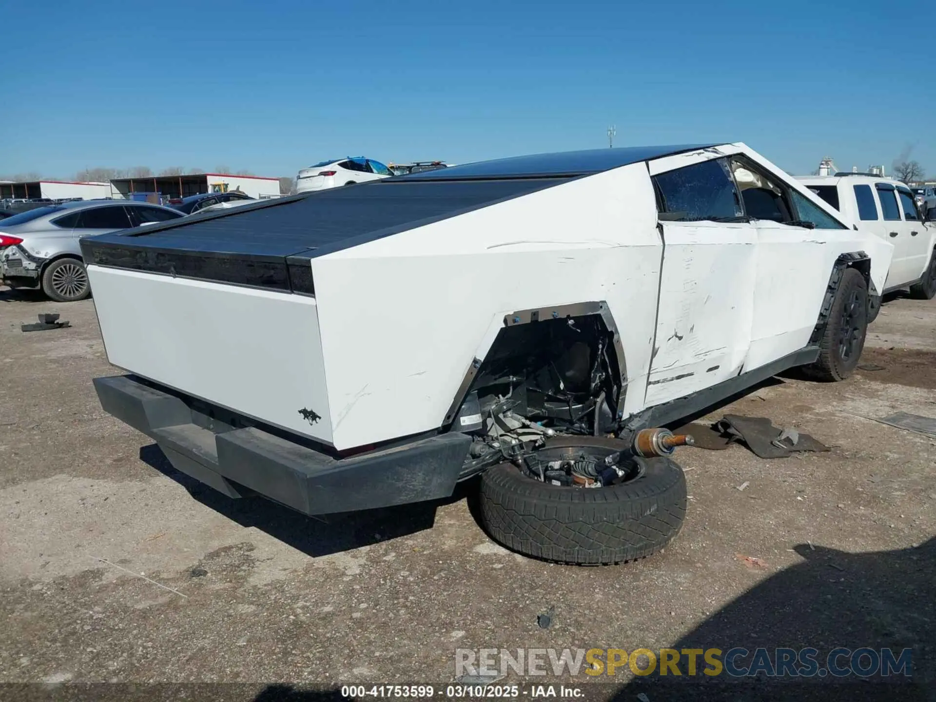 4 Photograph of a damaged car 7G2CEHEE3RA040518 TESLA CYBERTRUCK 2024