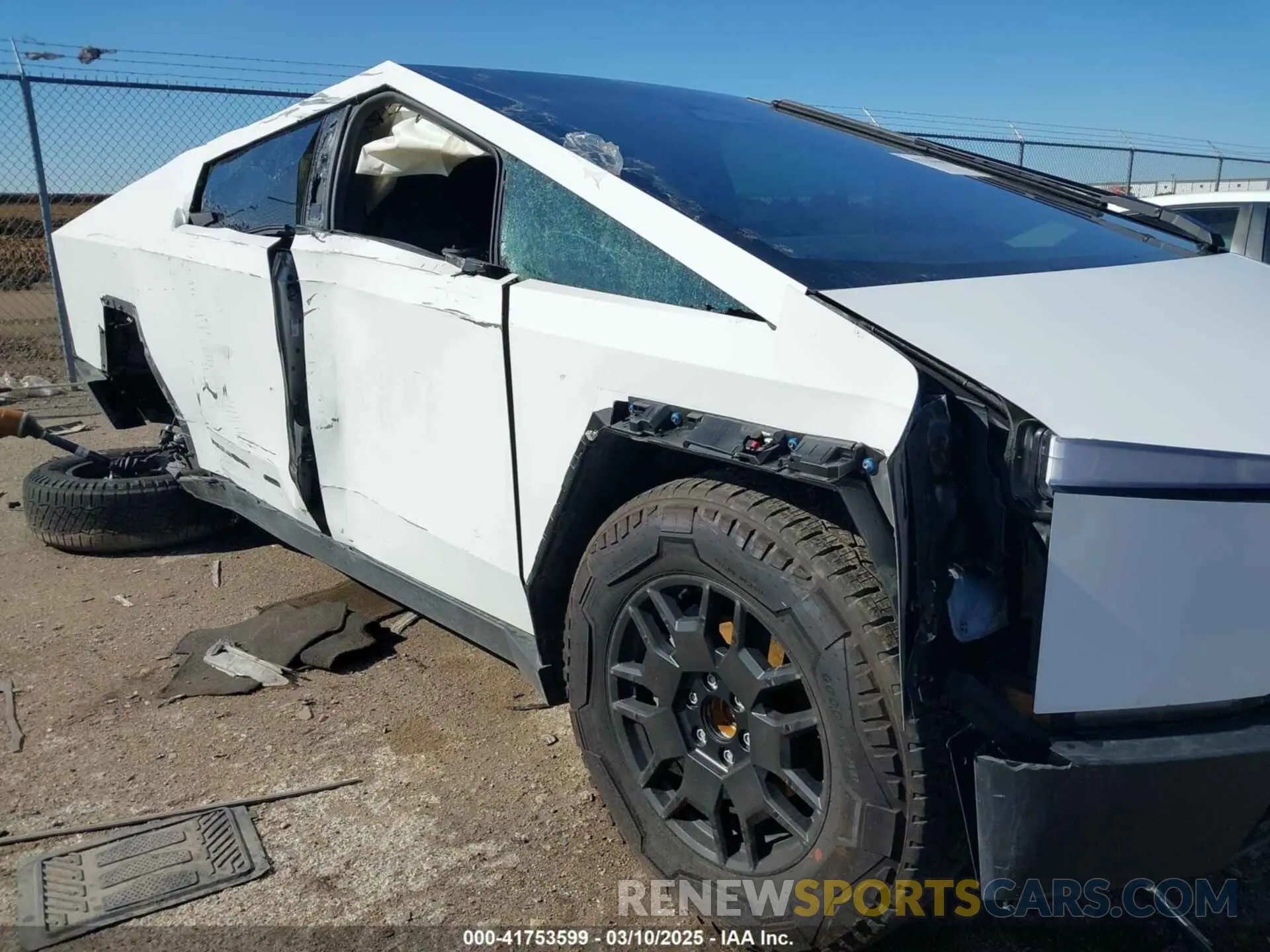 6 Photograph of a damaged car 7G2CEHEE3RA040518 TESLA CYBERTRUCK 2024