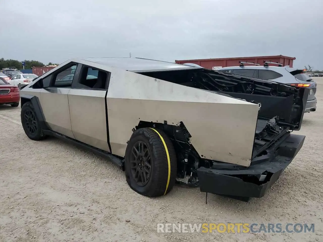 2 Photograph of a damaged car 7G2CEHEE4RA032024 TESLA CYBERTRUCK 2024