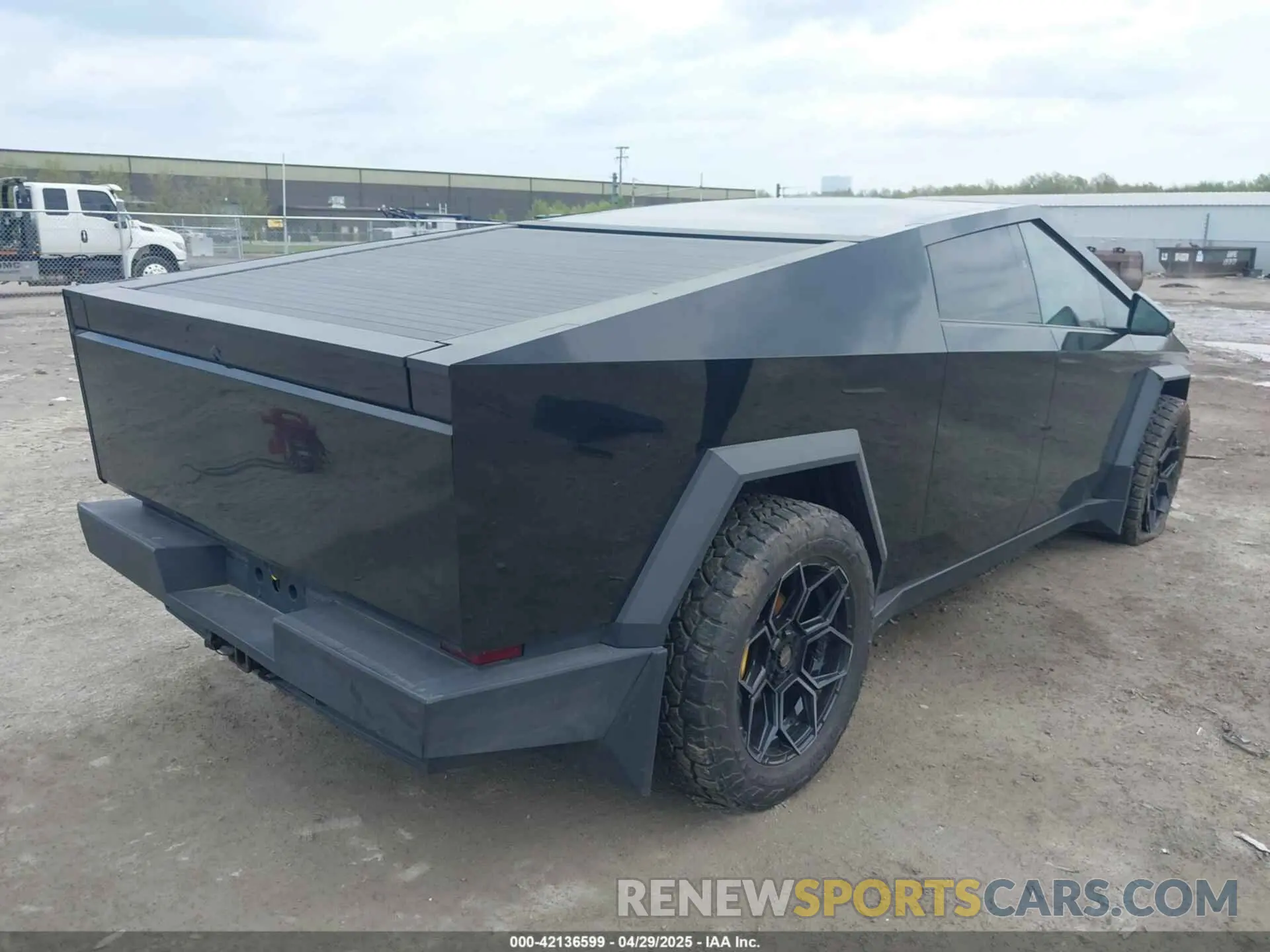 4 Фотография поврежденного автомобиля 7G2CEHEE5RA037782 TESLA CYBERTRUCK 2024