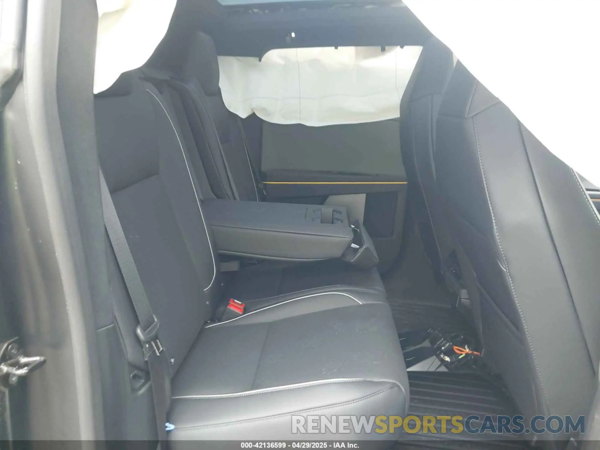 8 Фотография поврежденного автомобиля 7G2CEHEE5RA037782 TESLA CYBERTRUCK 2024