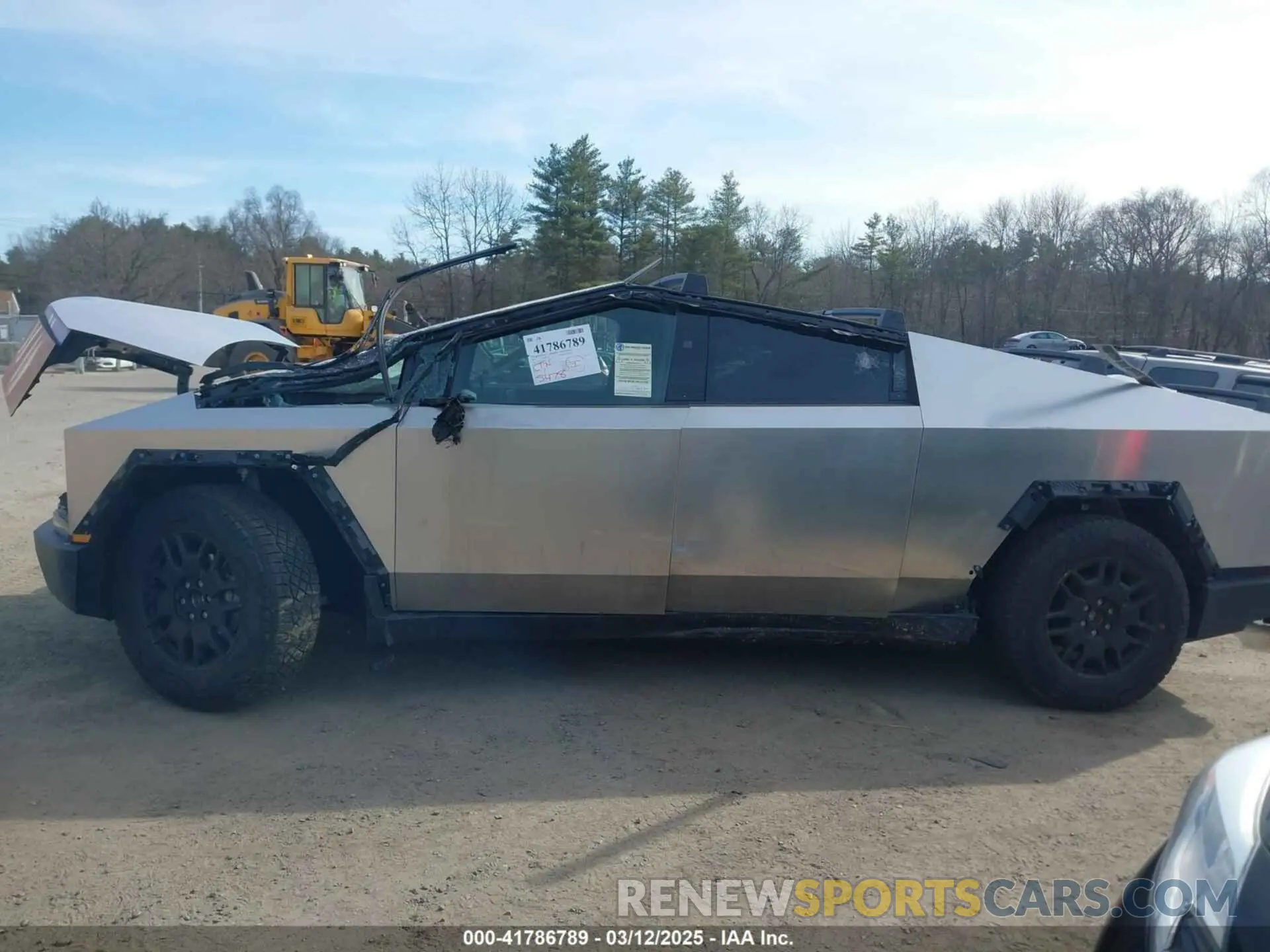 13 Photograph of a damaged car 7G2CEHEE6RA036818 TESLA CYBERTRUCK 2024