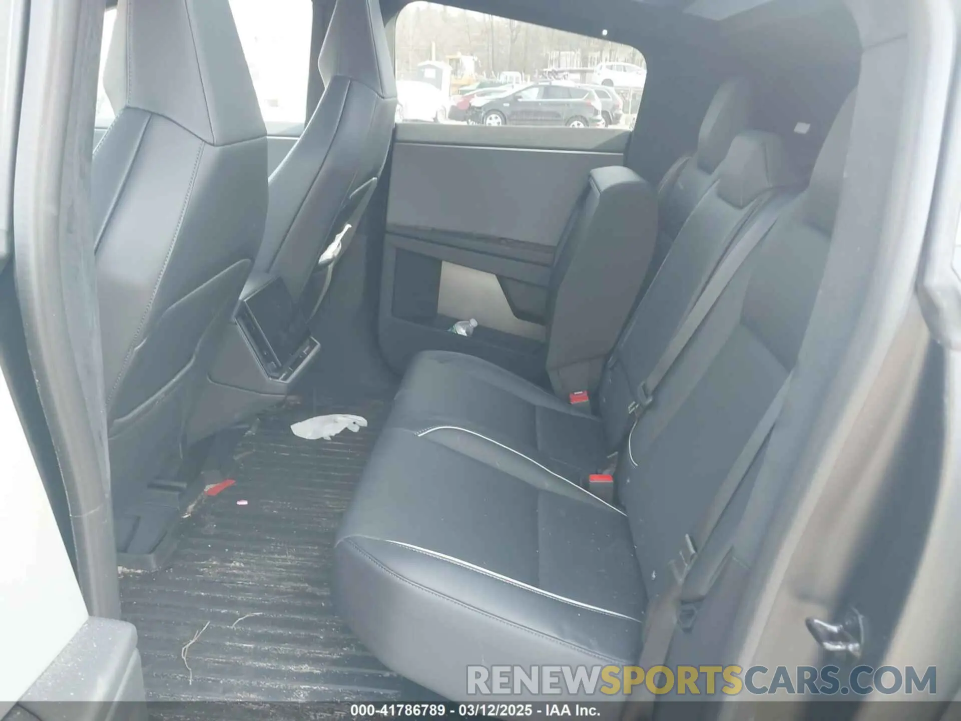 8 Photograph of a damaged car 7G2CEHEE6RA036818 TESLA CYBERTRUCK 2024