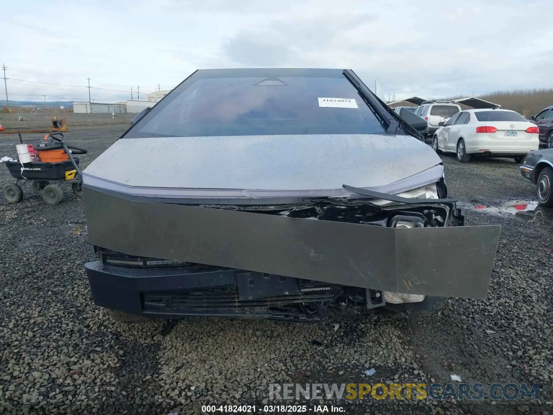 11 Фотография поврежденного автомобиля 7G2CEHEE7RA012835 TESLA CYBERTRUCK 2024