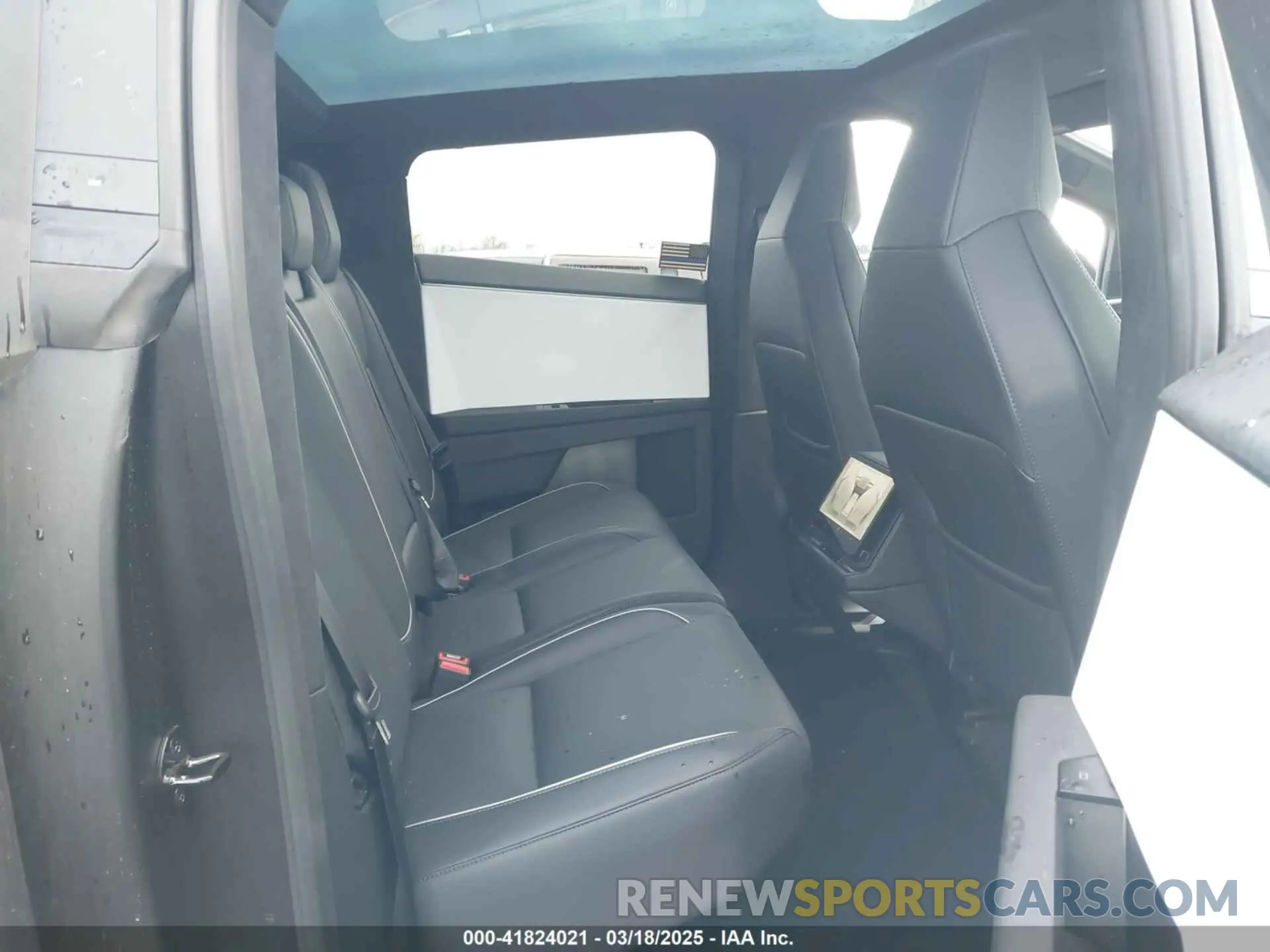 8 Фотография поврежденного автомобиля 7G2CEHEE7RA012835 TESLA CYBERTRUCK 2024