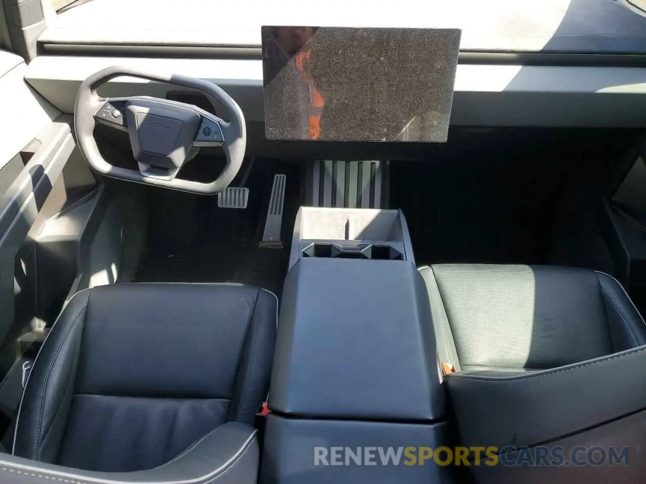 8 Photograph of a damaged car 7G2CEHEE7RA020272 TESLA CYBERTRUCK 2024