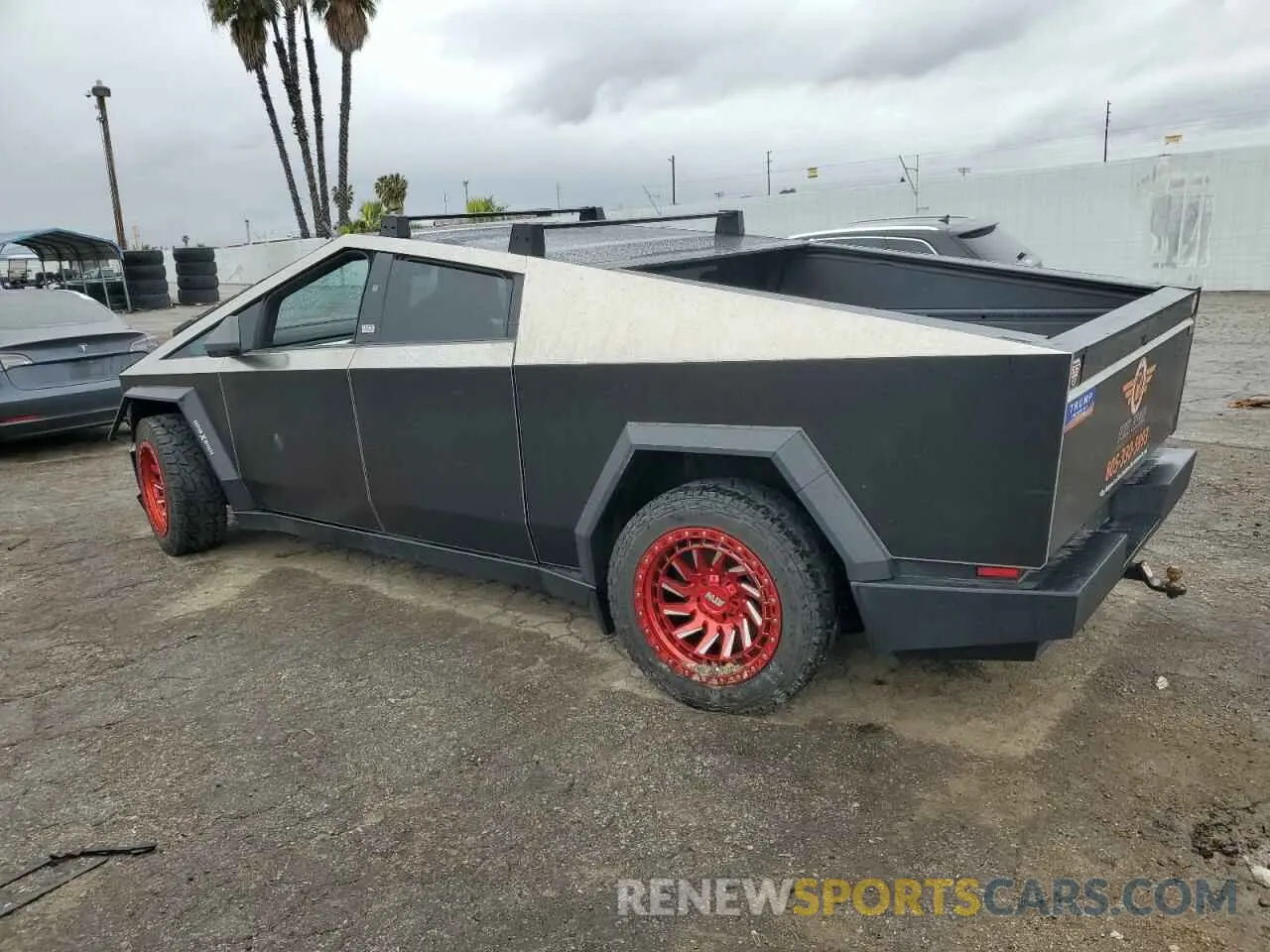 2 Photograph of a damaged car 7G2CEHEEXRA017091 TESLA CYBERTRUCK 2024
