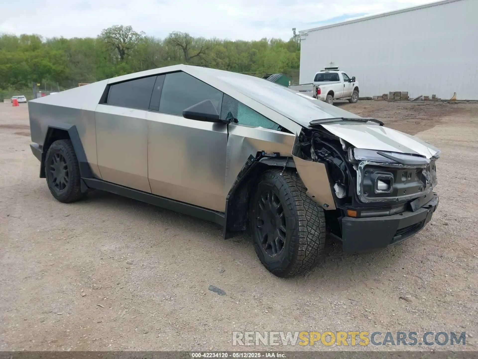 1 Photograph of a damaged car 7G2CEHEEXRA024834 TESLA CYBERTRUCK 2024
