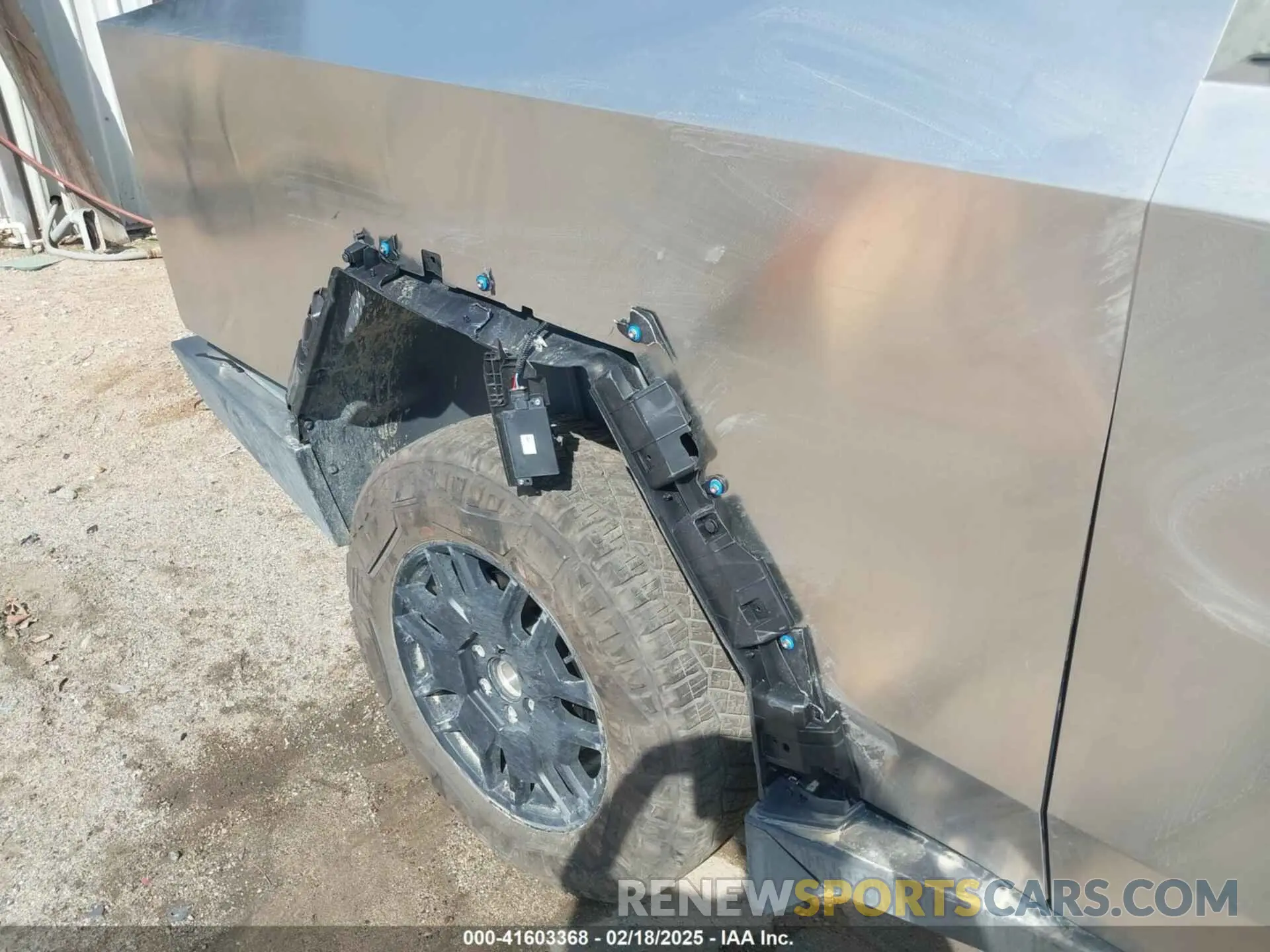 16 Фотография поврежденного автомобиля 7G2CEHED1SA061543 TESLA CYBERTRUCK 2025